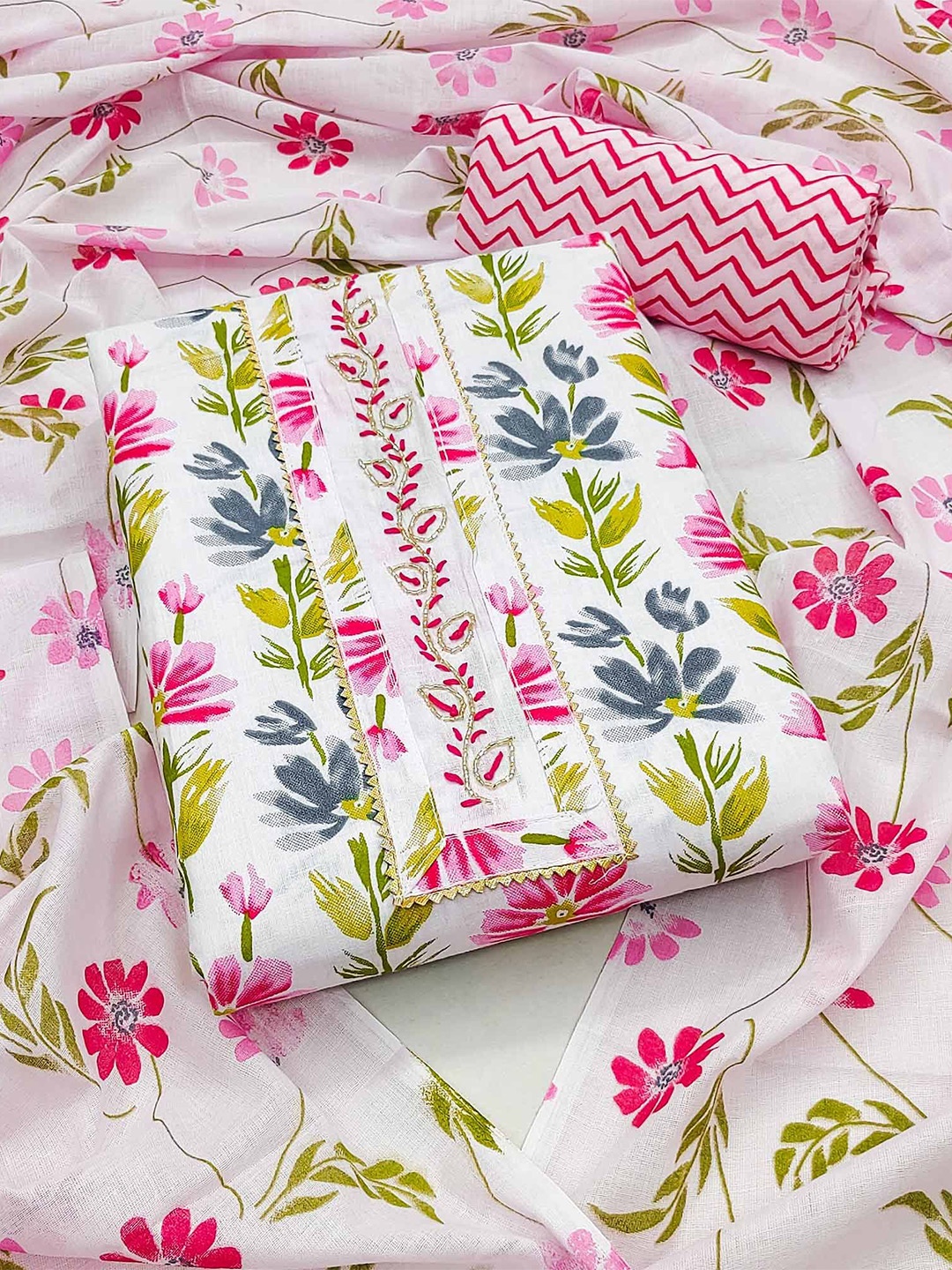 Peachmode Floral Printed Beads and Stones Pure Cotton Unstitched Dress Material, Pink
Peachmode Floral Printed Beads and Stones Pure Cotton Unstitched Dress Material, Pink