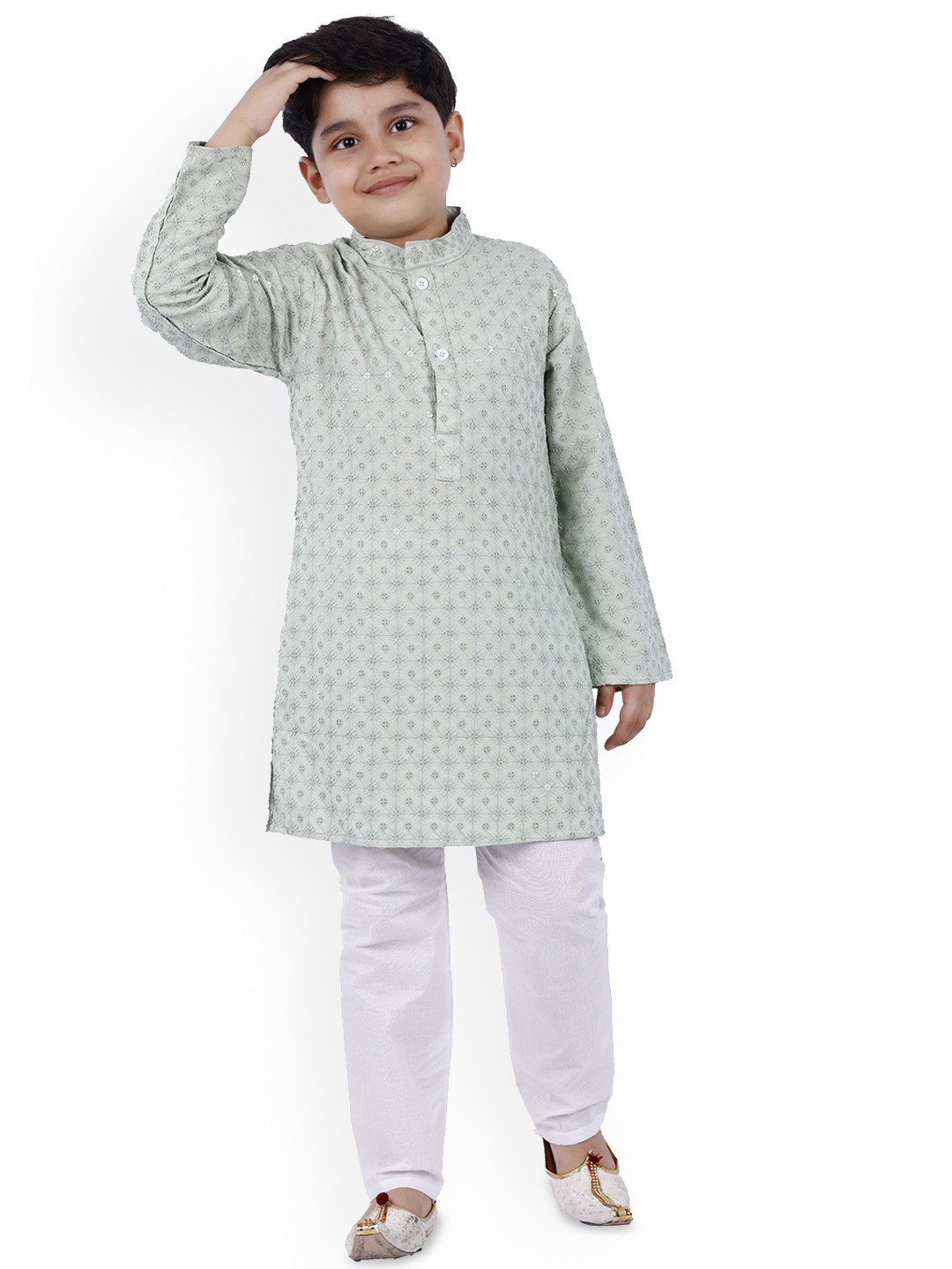 BAESD Boys Ethnic Motifs Embroidered Regular Mirror Work Straight Kurta With Pyjamas, Green
BAESD Boys Ethnic Motifs Embroidered Regular Mirror Work Straight Kurta With Pyjamas, Green