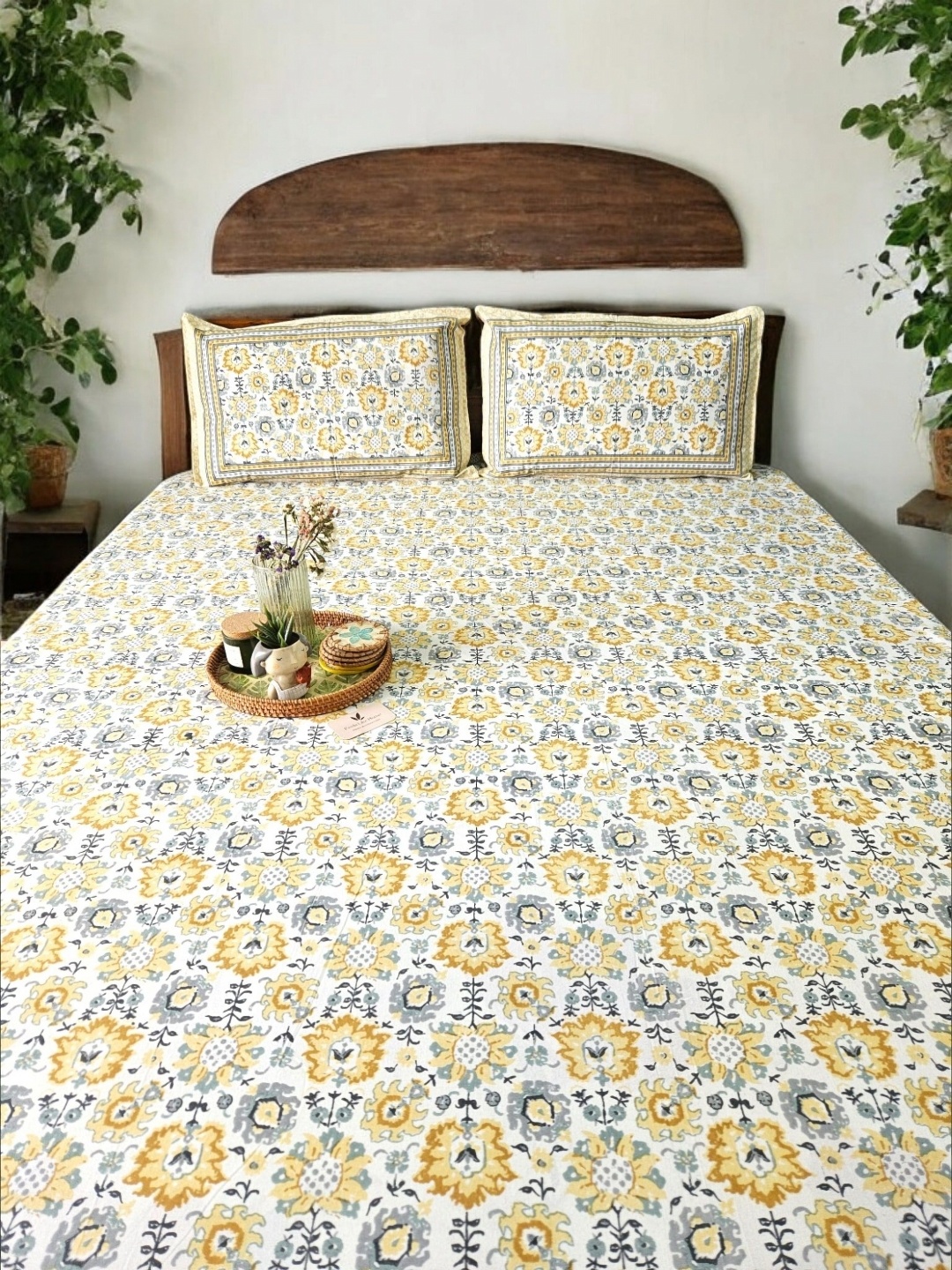 Feels Like Home Yellow & White Floral 200 TC Cotton King Bedsheet With 2 Pillow Covers
Feels Like Home Yellow & White Floral 200 TC Cotton King Bedsheet With 2 Pillow Covers