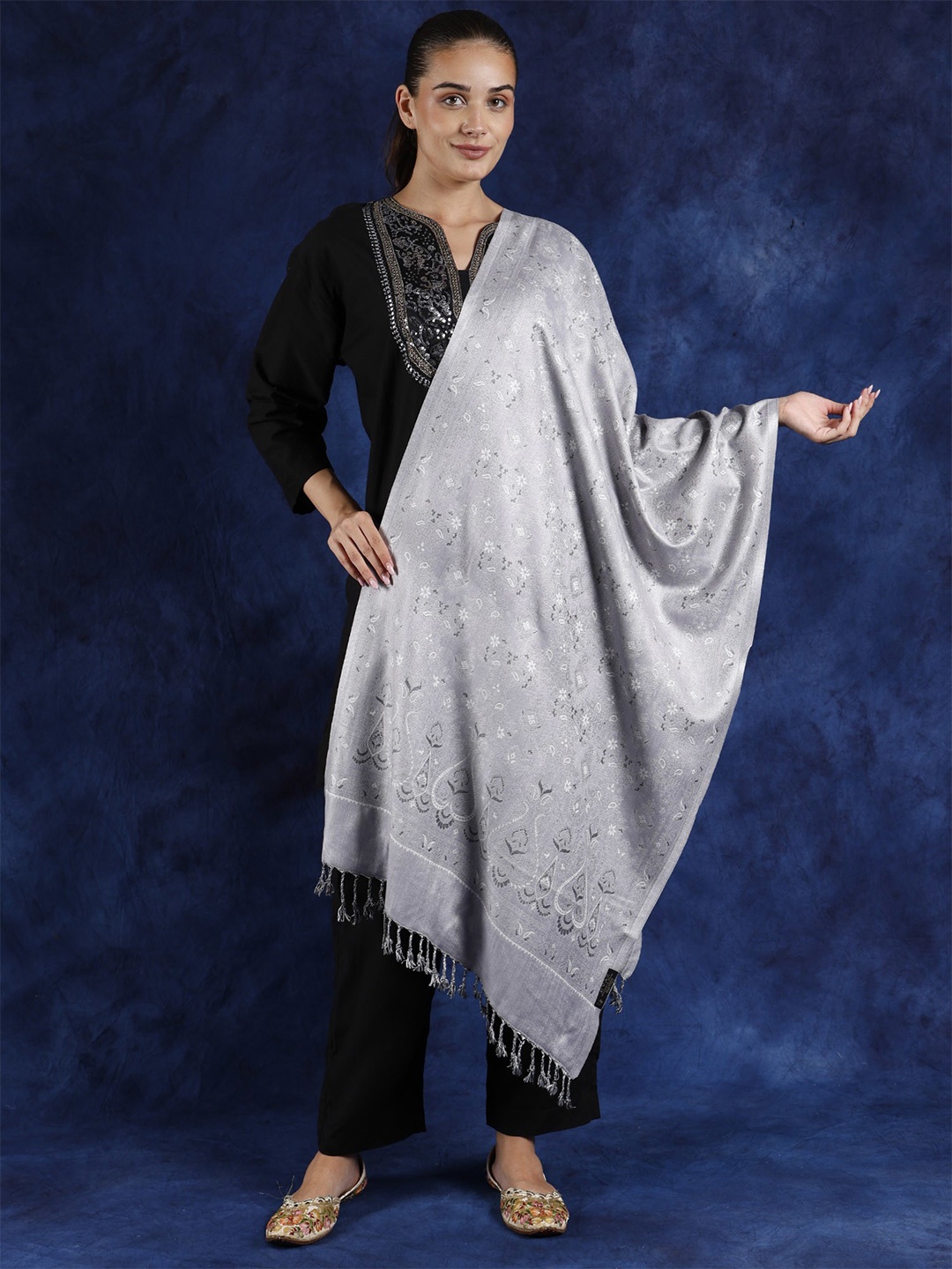 Exotic India Quiet Gray Reversible Jamawar Stole with Woven Flowers and Paisleys, Grey
Exotic India Quiet Gray Reversible Jamawar Stole with Woven Flowers and Paisleys, Grey