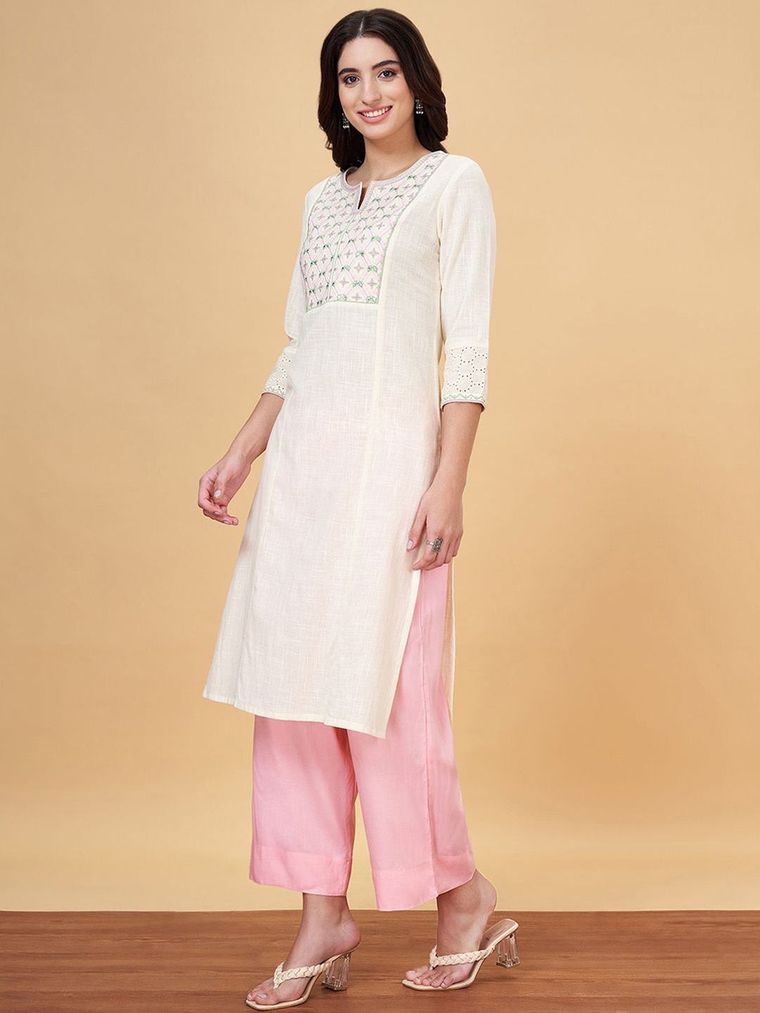 YU by Pantaloons Ethnic Motifs Yoke Design Mirror Work Pure Cotton Straight Kurta, Off white
YU by Pantaloons Ethnic Motifs Yoke Design Mirror Work Pure Cotton Straight Kurta, Off white