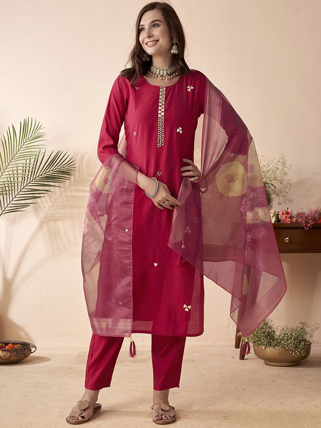 Anouk Floral Embroidered Regular Mirror Work Straight Kurta With Trousers & Dupatta, Red
Anouk Floral Embroidered Regular Mirror Work Straight Kurta With Trousers & Dupatta, Red