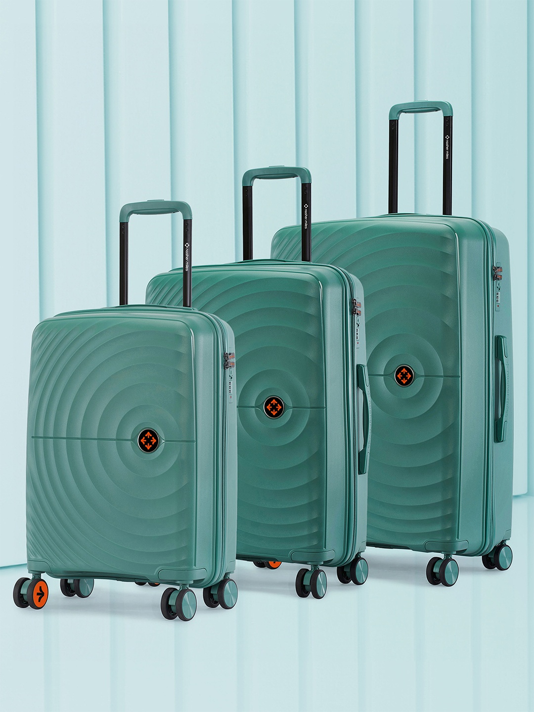 Nasher Miles Seattle Hard Polypropylene Set of 3 S/M/L Dark Green Trolley Bags 55-65-75cm)
Nasher Miles Seattle Hard Polypropylene Set of 3 S/M/L Dark Green Trolley Bags 55-65-75cm)
