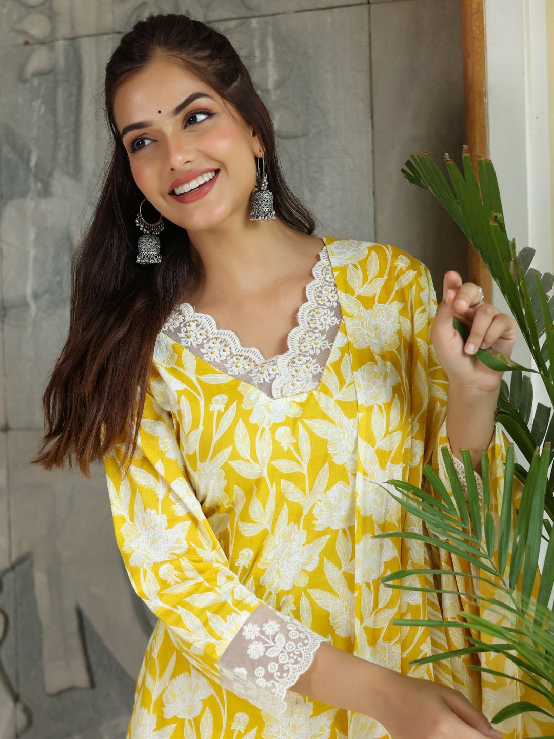Anouk Floral Printed Regular Pure Cotton Straight Kurta With Trousers & Dupatta, Yellow
Anouk Floral Printed Regular Pure Cotton Straight Kurta With Trousers & Dupatta, Yellow