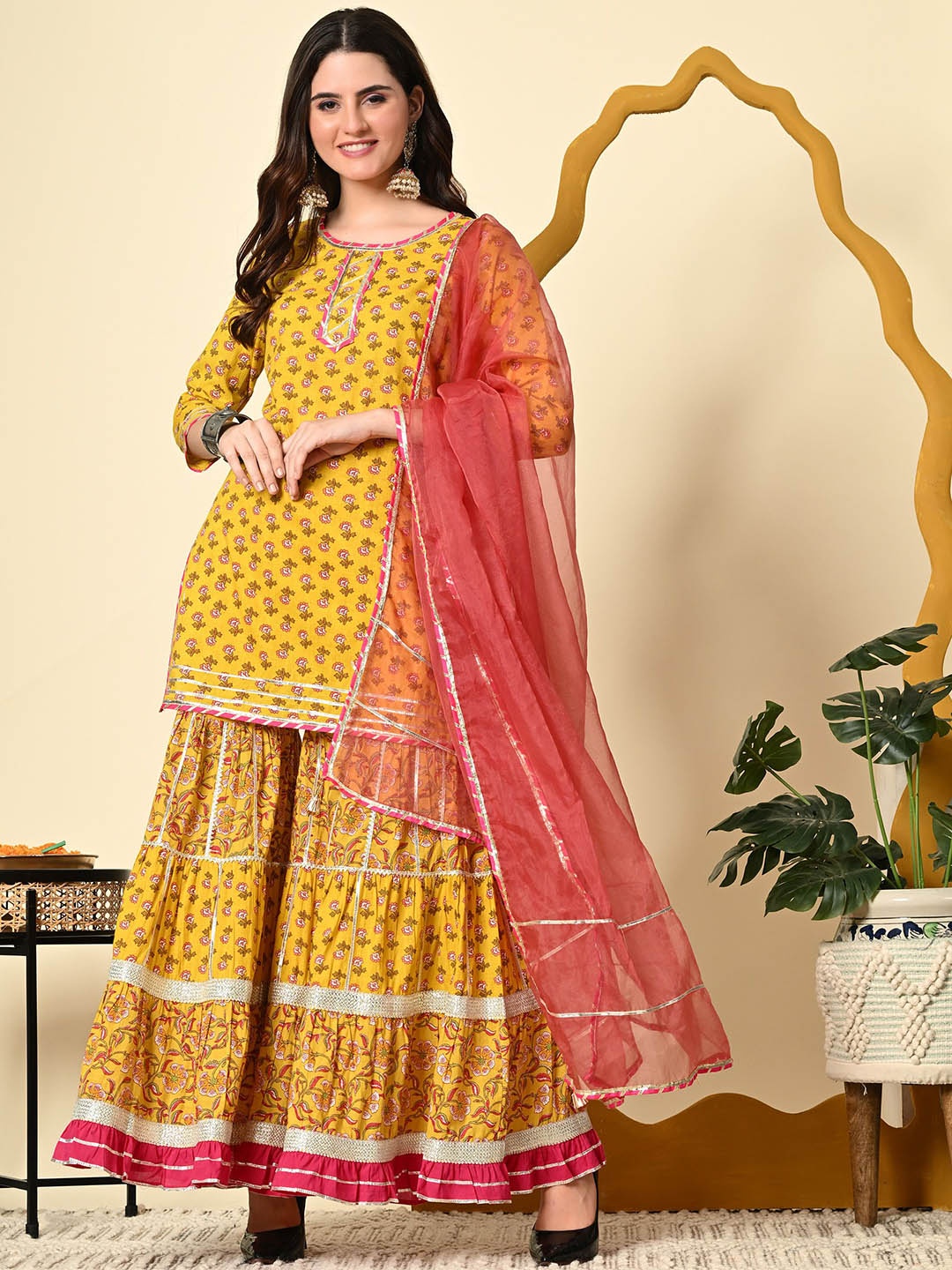 aaivan Floral Printed Regular Pure Cotton Straight Kurti With Sharara & Dupatta, Yellow
aaivan Floral Printed Regular Pure Cotton Straight Kurti With Sharara & Dupatta, Yellow