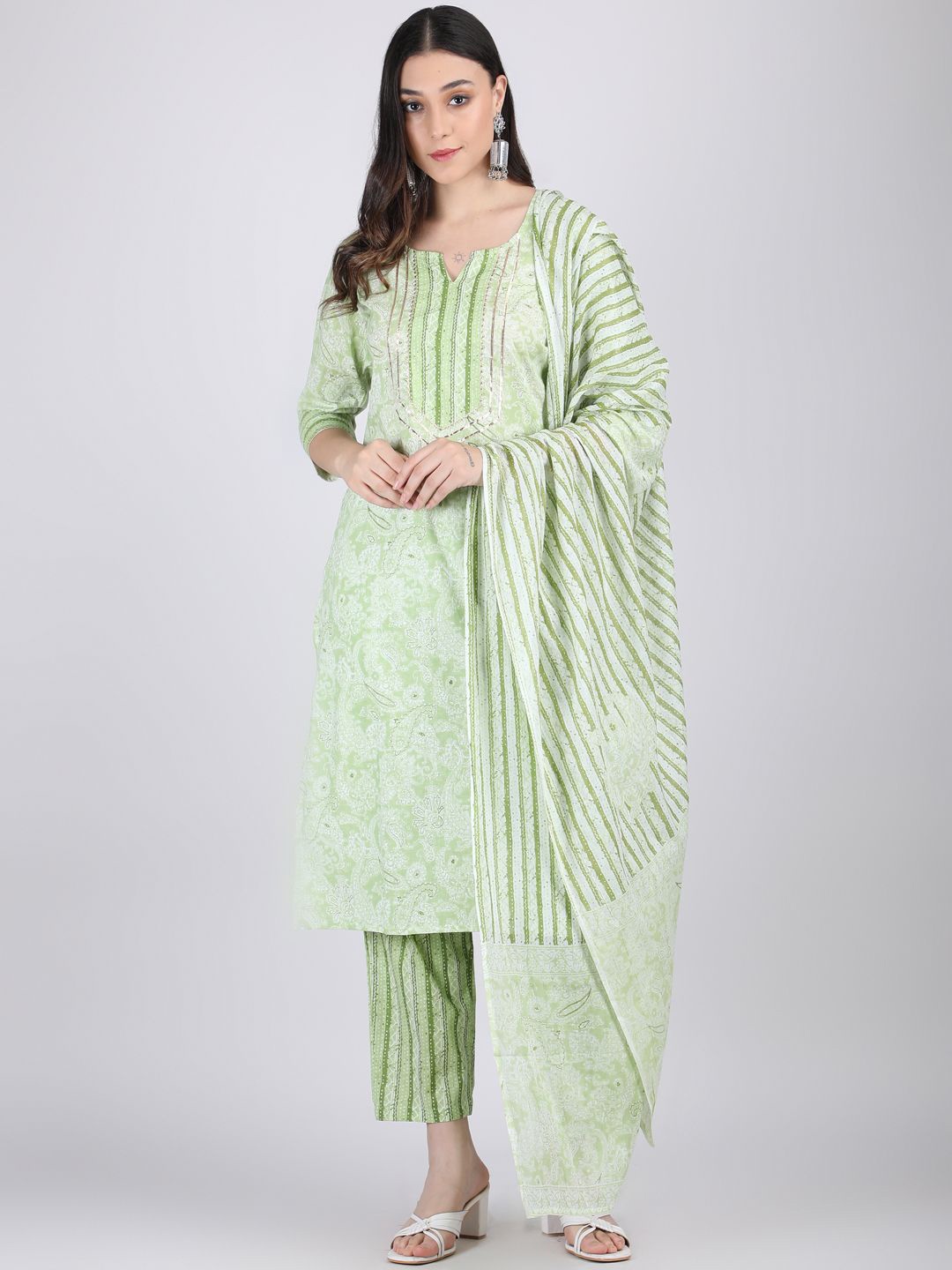 ANJAYA Floral Printed Regular Gotta Patti Pure Cotton Kurta With Trousers & Dupatta, Green
ANJAYA Floral Printed Regular Gotta Patti Pure Cotton Kurta With Trousers & Dupatta, Green