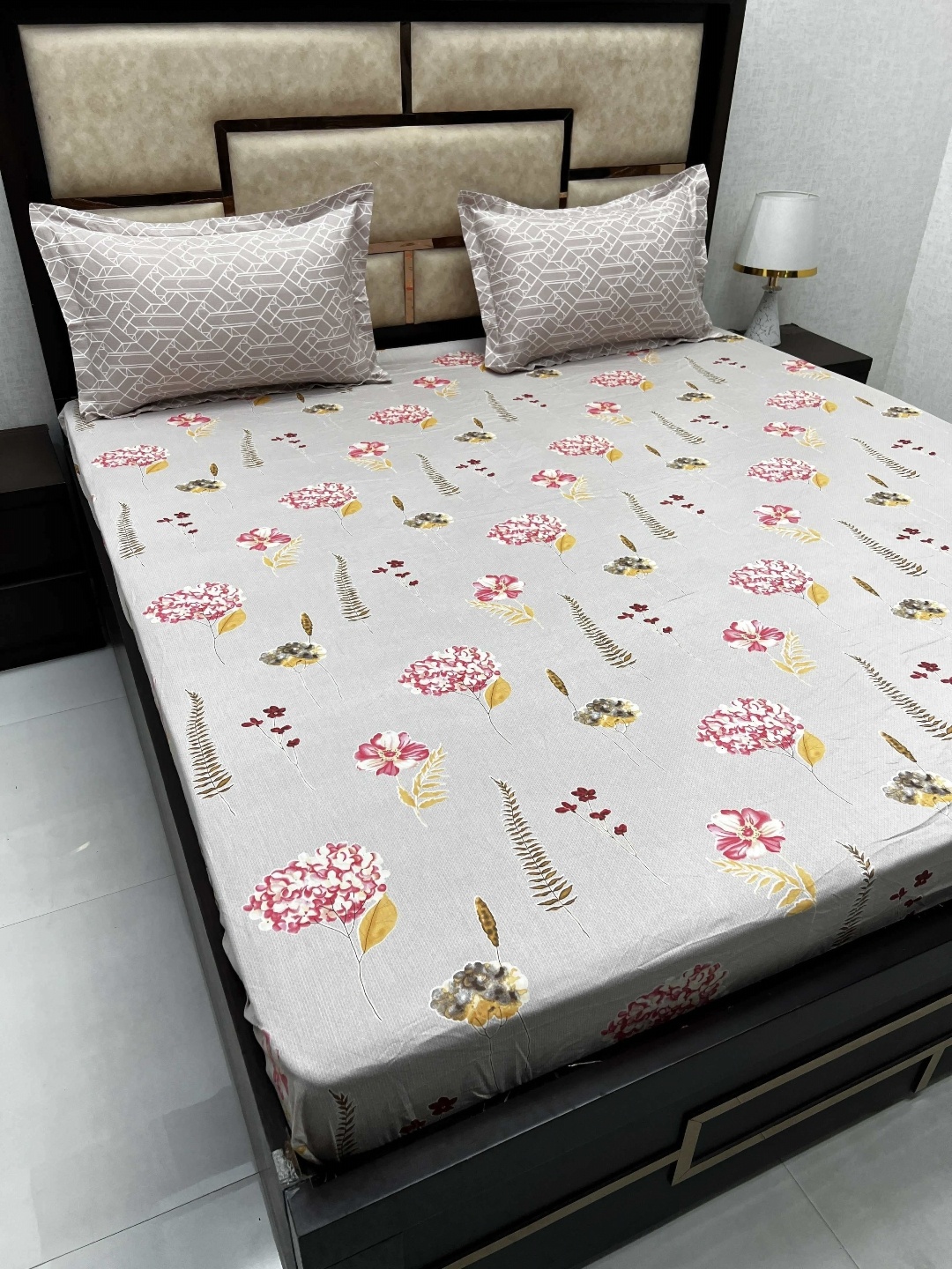 Pure Decor Grey & Red Floral Pure Cotton Fitted 350 TC King Bedsheet with 2 Pillow Covers
Pure Decor Grey & Red Floral Pure Cotton Fitted 350 TC King Bedsheet with 2 Pillow Covers