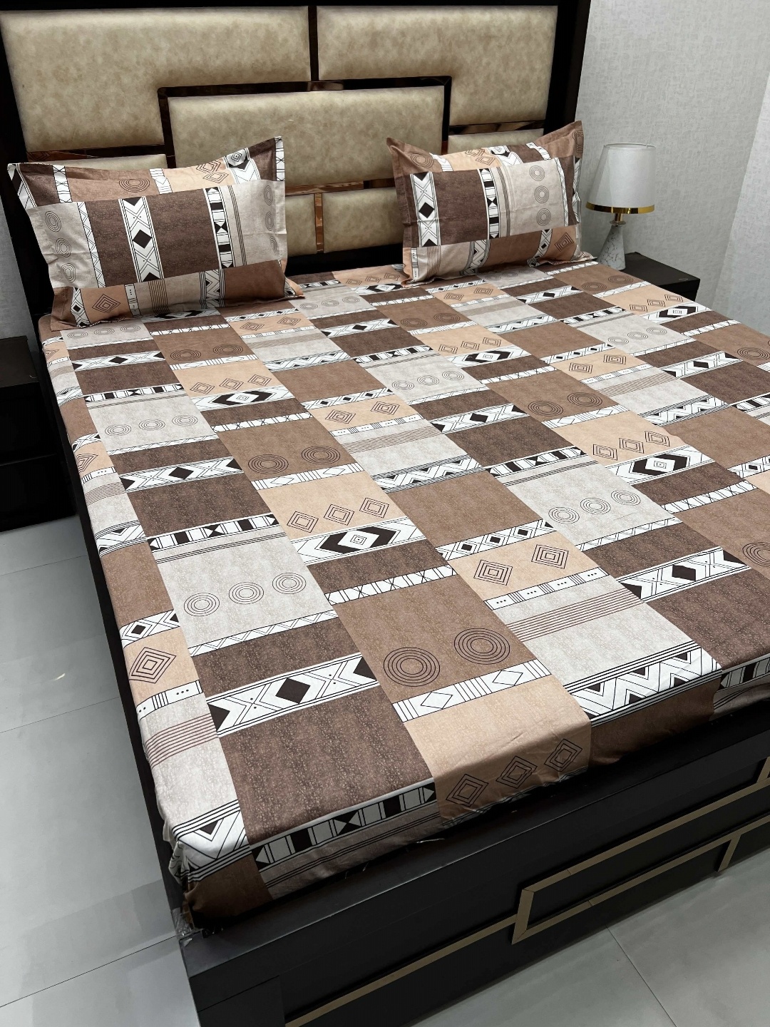 Pure Decor Brown Printed Pure Cotton 350TC Fitted Super King Bedsheet With 2 Pillow Covers
Pure Decor Brown Printed Pure Cotton 350TC Fitted Super King Bedsheet With 2 Pillow Covers