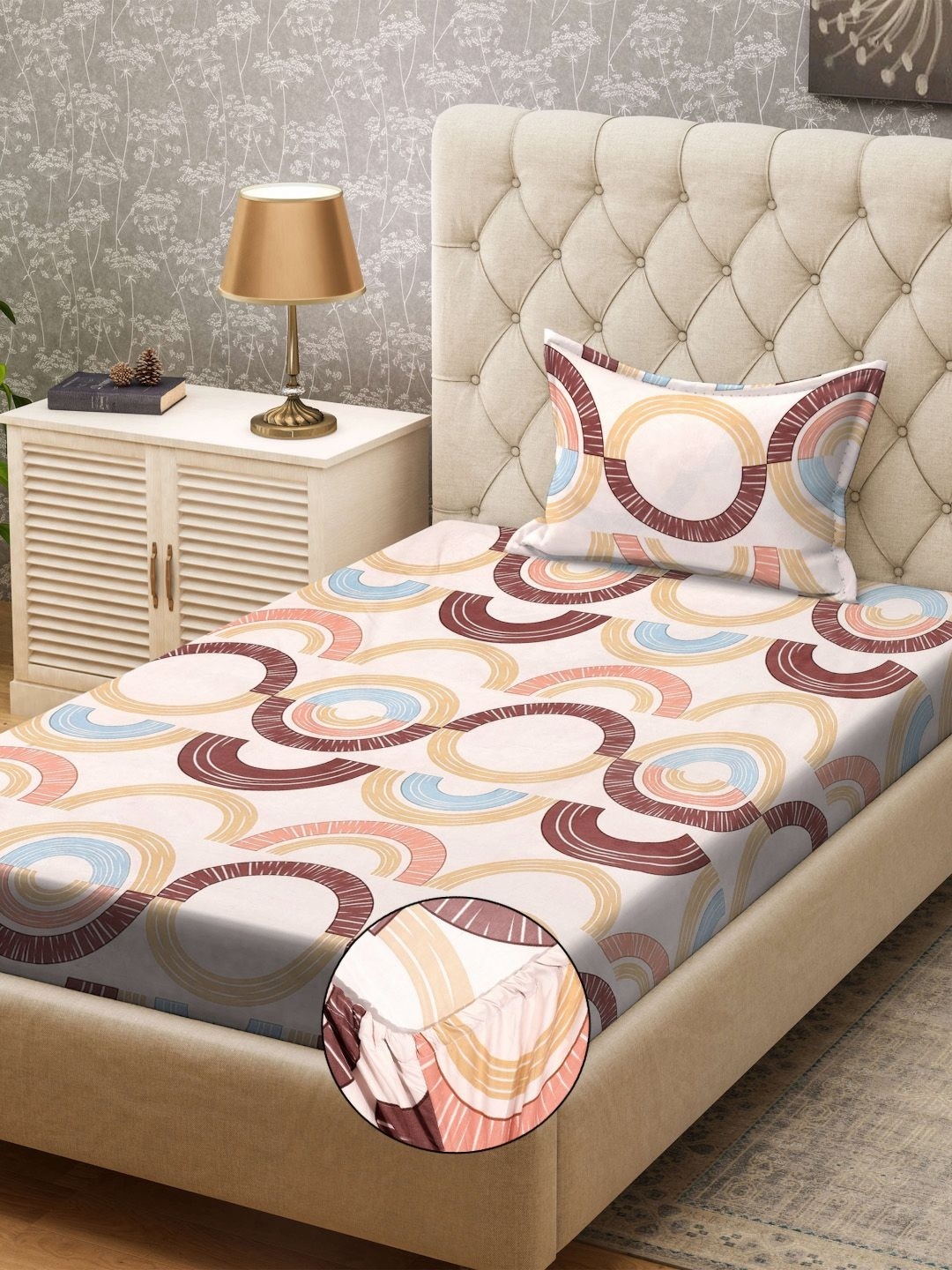 KLOTTHE Beige & Brown Geometric Printed Fitted 300TC Single Bedsheet & Pillow Covers
KLOTTHE Beige & Brown Geometric Printed Fitted 300TC Single Bedsheet & Pillow Covers