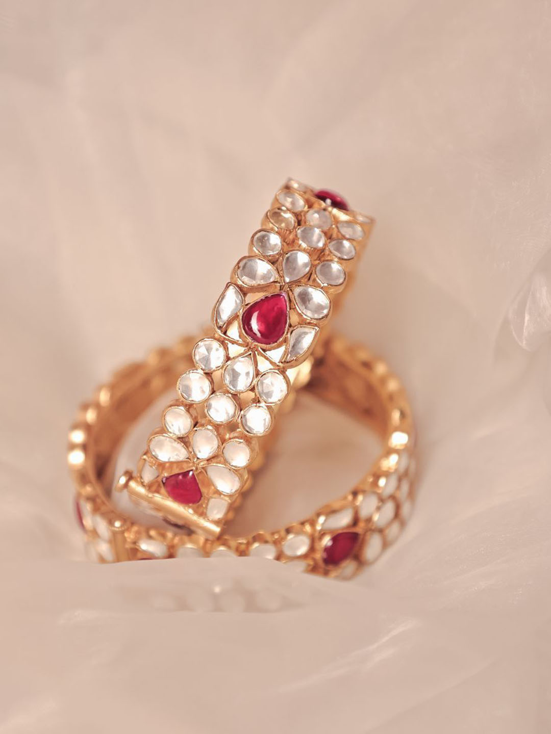 srikala Set Of 2 Gold-Plated Stone Studded Kada Bangles
srikala Set Of 2 Gold-Plated Stone Studded Kada Bangles