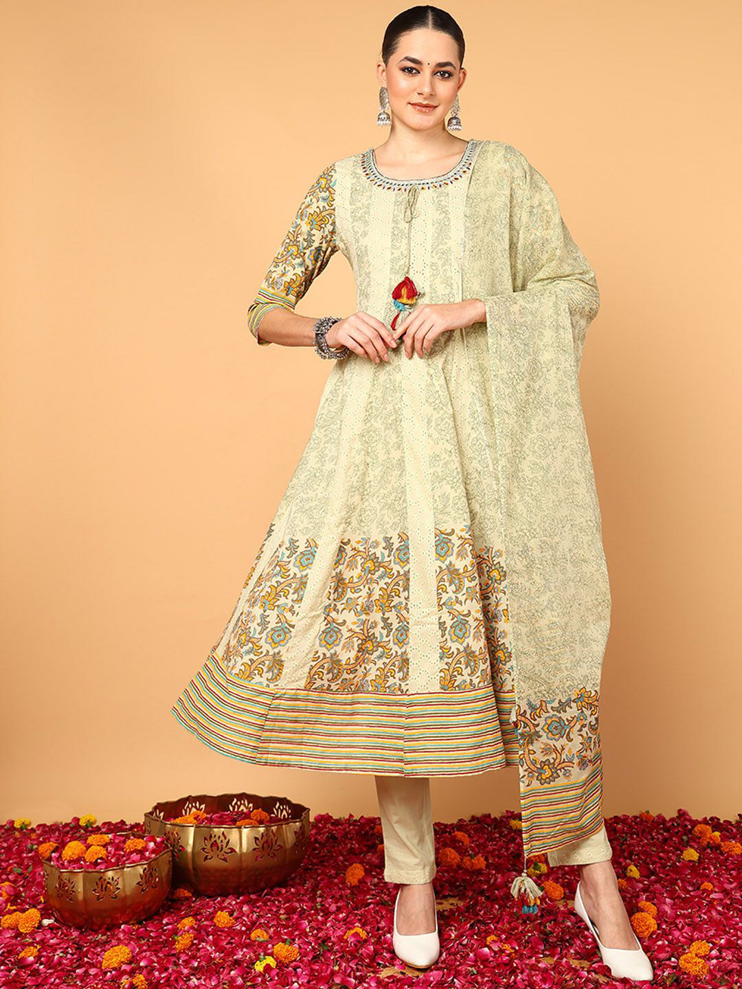 KALINI Floral Printed Thread Work Pure Cotton Anarkali Kurta With Trousers & Dupatta, Green
KALINI Floral Printed Thread Work Pure Cotton Anarkali Kurta With Trousers & Dupatta, Green