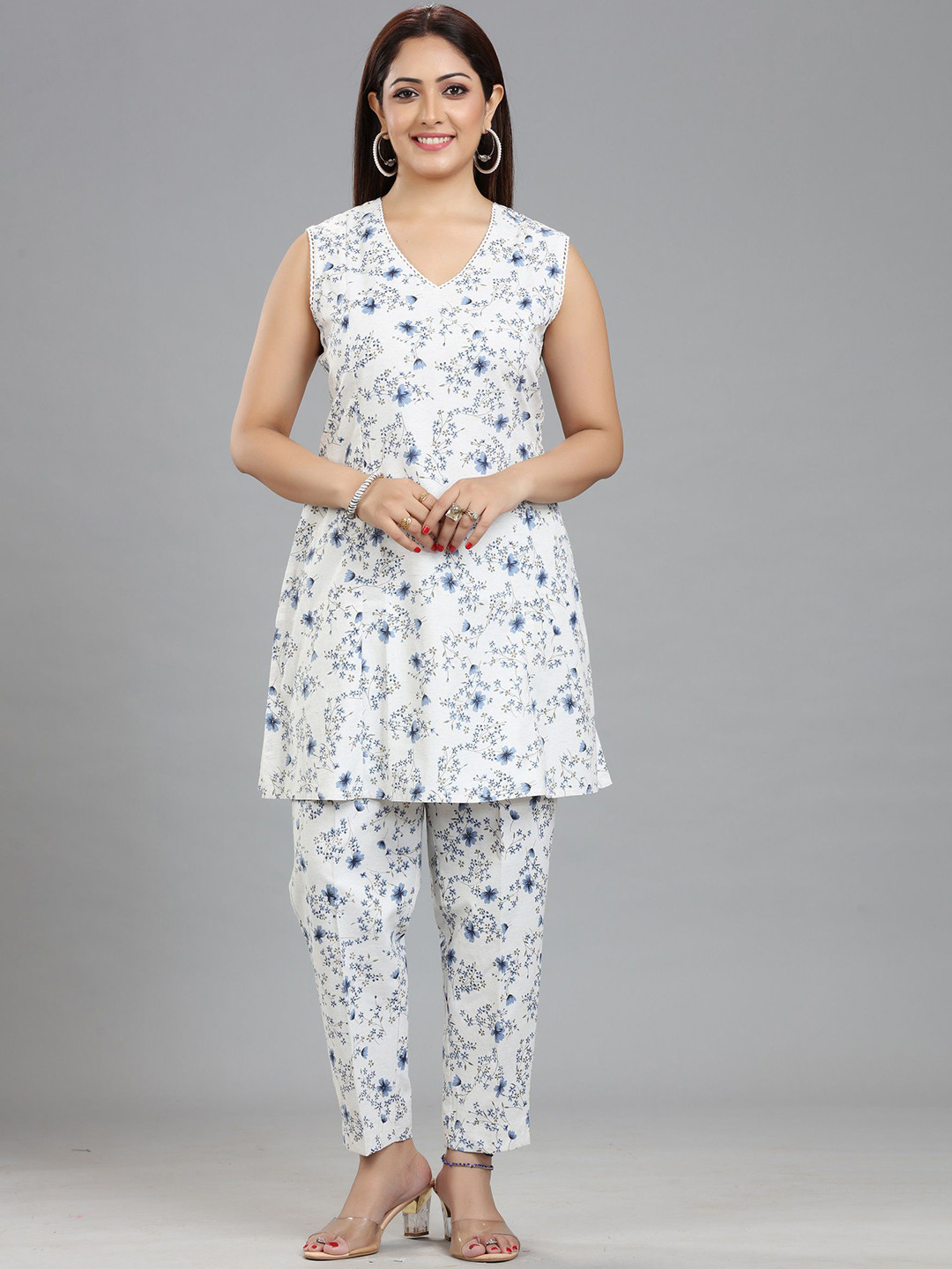 COTTON CULTURE Women Floral Printed Regular Kurta with Trousers, Off white 
COTTON CULTURE Women Floral Printed Regular Kurta with Trousers, Off white
