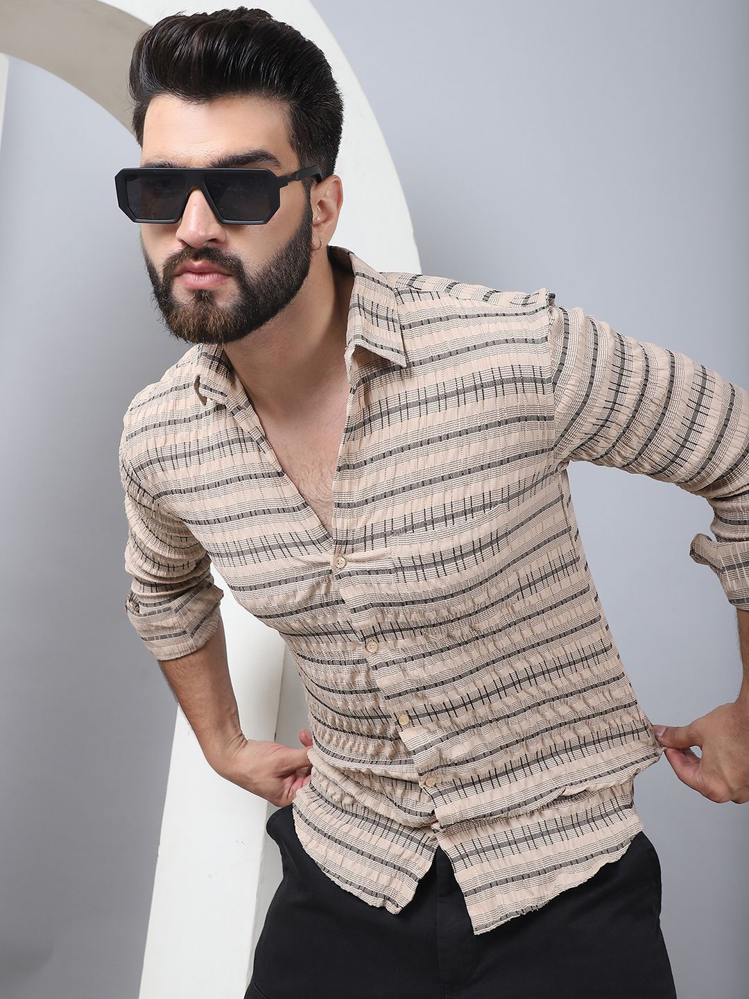 Indian Needle Men Classic Horizontal Stripes Opaque Wrinkle Free Casual Shirt, Beige
Indian Needle Men Classic Horizontal Stripes Opaque Wrinkle Free Casual Shirt, Beige
