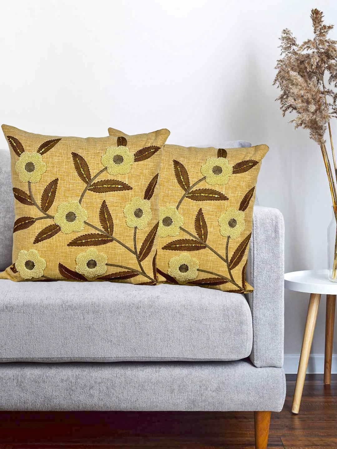 Vinayaka Fab Beige & Yellow 2 Pieces Floral Embroidered Velvet Square Cushion Covers
Vinayaka Fab Beige & Yellow 2 Pieces Floral Embroidered Velvet Square Cushion Covers