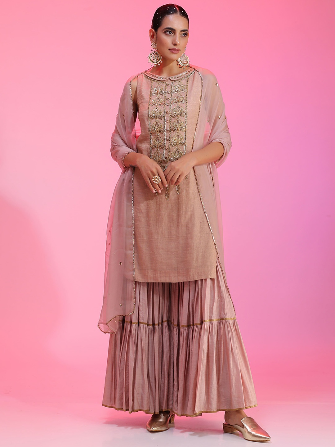 KUDI PATAKA Floral Embroidered Regular Beads and Stones Kurta with Sharara & Dupatta, Pink
KUDI PATAKA Floral Embroidered Regular Beads and Stones Kurta with Sharara & Dupatta, Pink