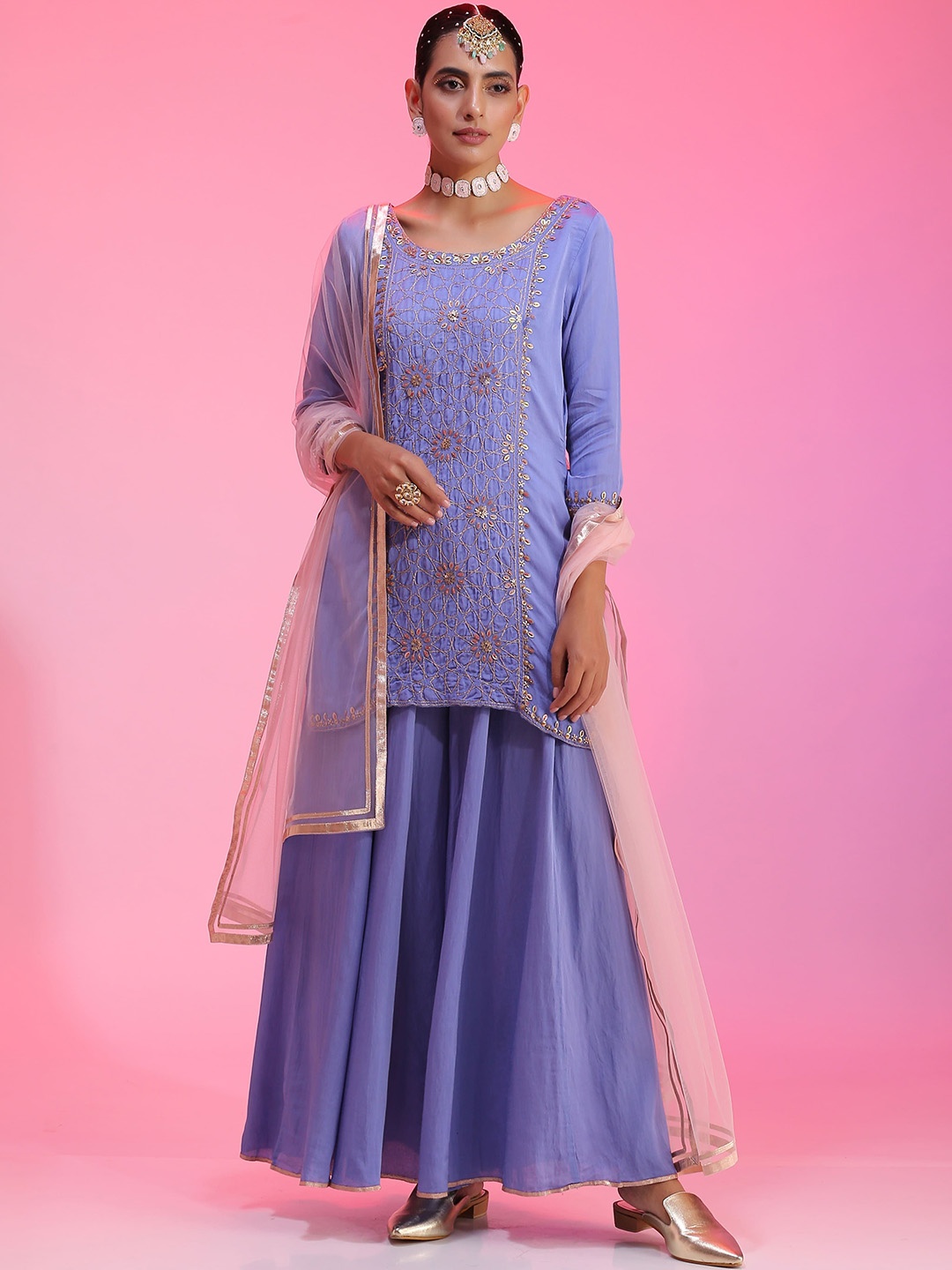 KUDI PATAKA Floral Embroidered Regular Sequinned Kurti with Palazzos & With Dupatta, Lavender
KUDI PATAKA Floral Embroidered Regular Sequinned Kurti with Palazzos & With Dupatta, Lavender