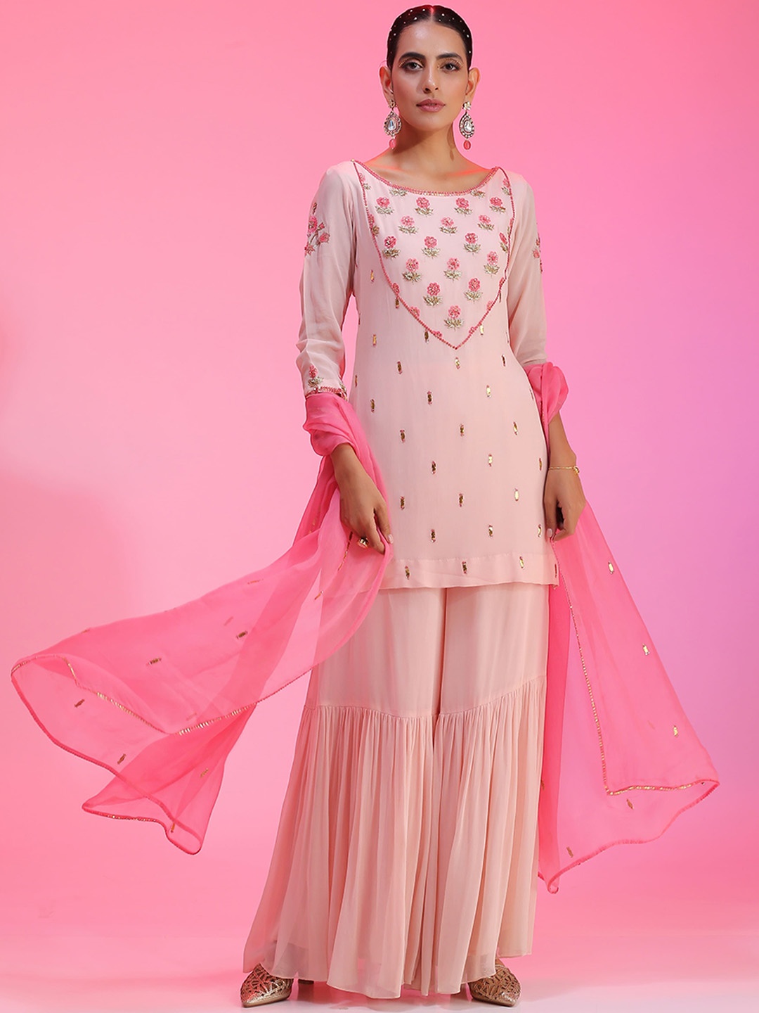 KUDI PATAKA Floral Embroidered Regular Beads and Stones Kurti with Sharara & Dupatta, Pink
KUDI PATAKA Floral Embroidered Regular Beads and Stones Kurti with Sharara & Dupatta, Pink