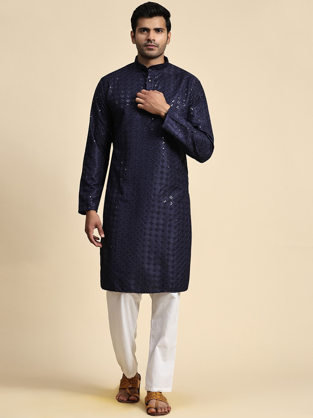 Pro-Ethic STYLE DEVELOPER Floral Embroidered Sequinned Pure Cotton Kurta With Pyjamas, Navy blue
Pro-Ethic STYLE DEVELOPER Floral Embroidered Sequinned Pure Cotton Kurta With Pyjamas, Navy blue