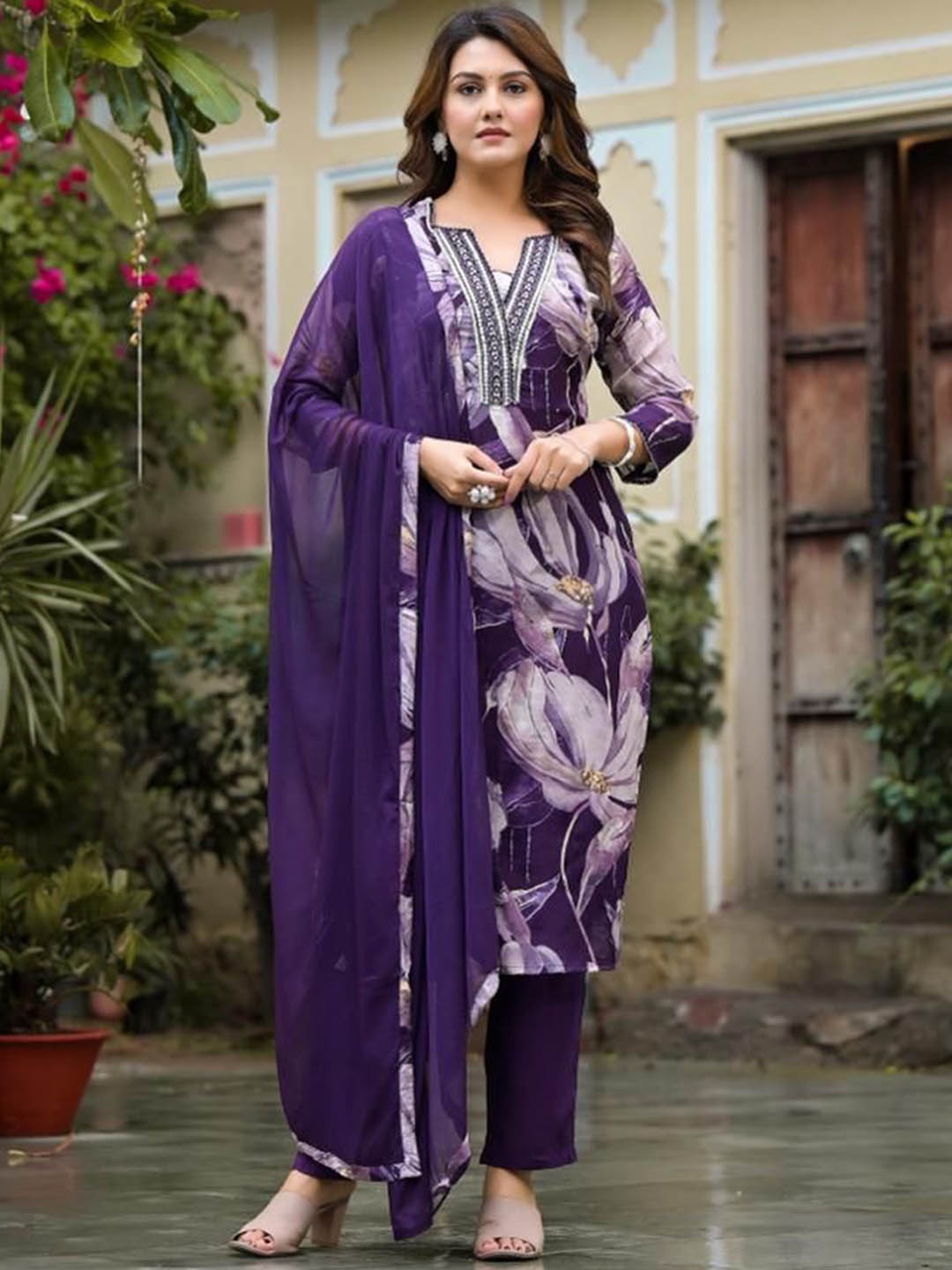 Varanga Notch Neck Floral Regular Pure Silk Straight Kurta with Trousers & With Dupatta, Violet
Varanga Notch Neck Floral Regular Pure Silk Straight Kurta with Trousers & With Dupatta, Violet