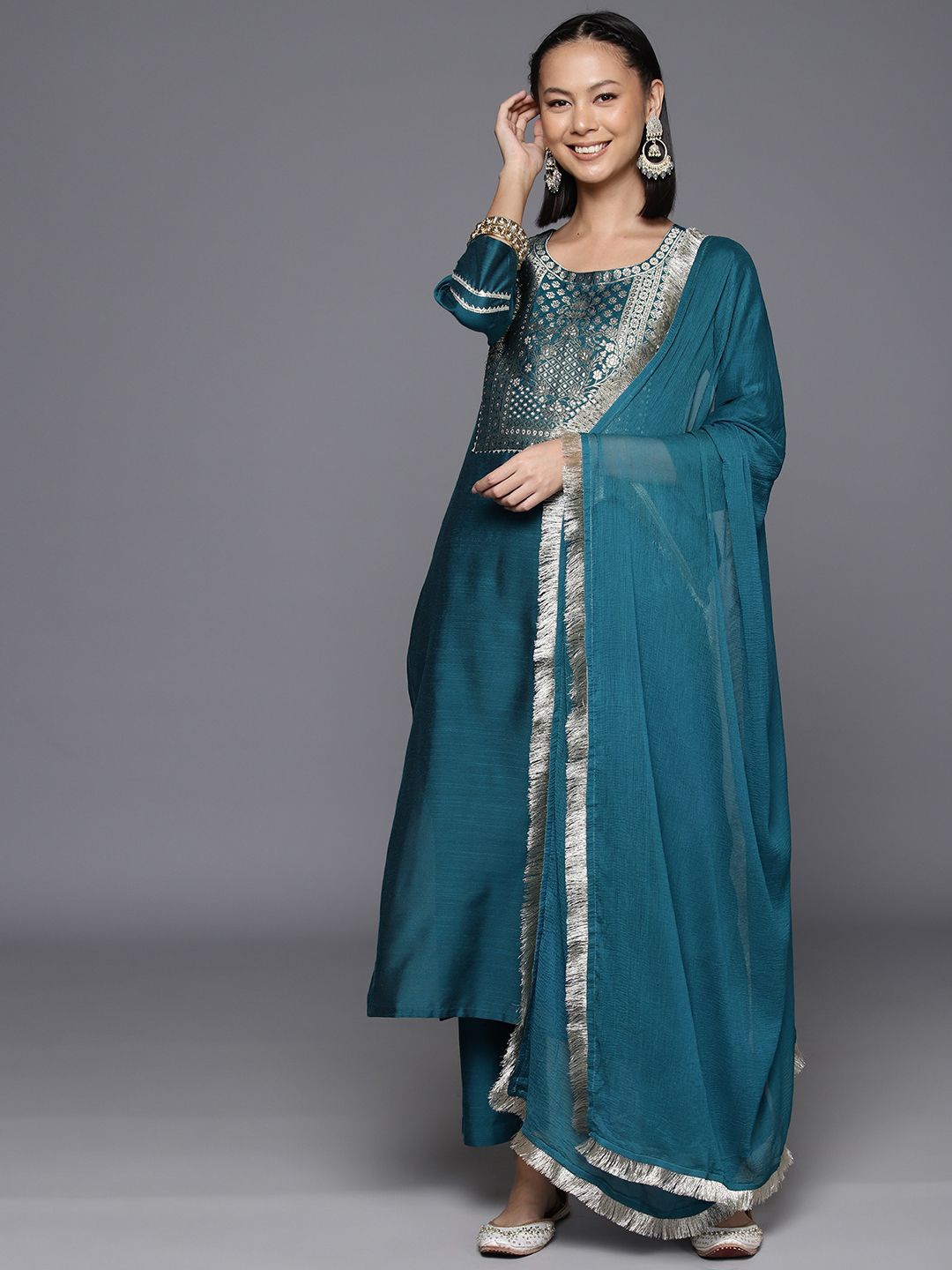 Varanga Ethnic Motifs Yoke Design Thread Work Straight Kurta with Trousers & Dupatta, Blue
Varanga Ethnic Motifs Yoke Design Thread Work Straight Kurta with Trousers & Dupatta, Blue