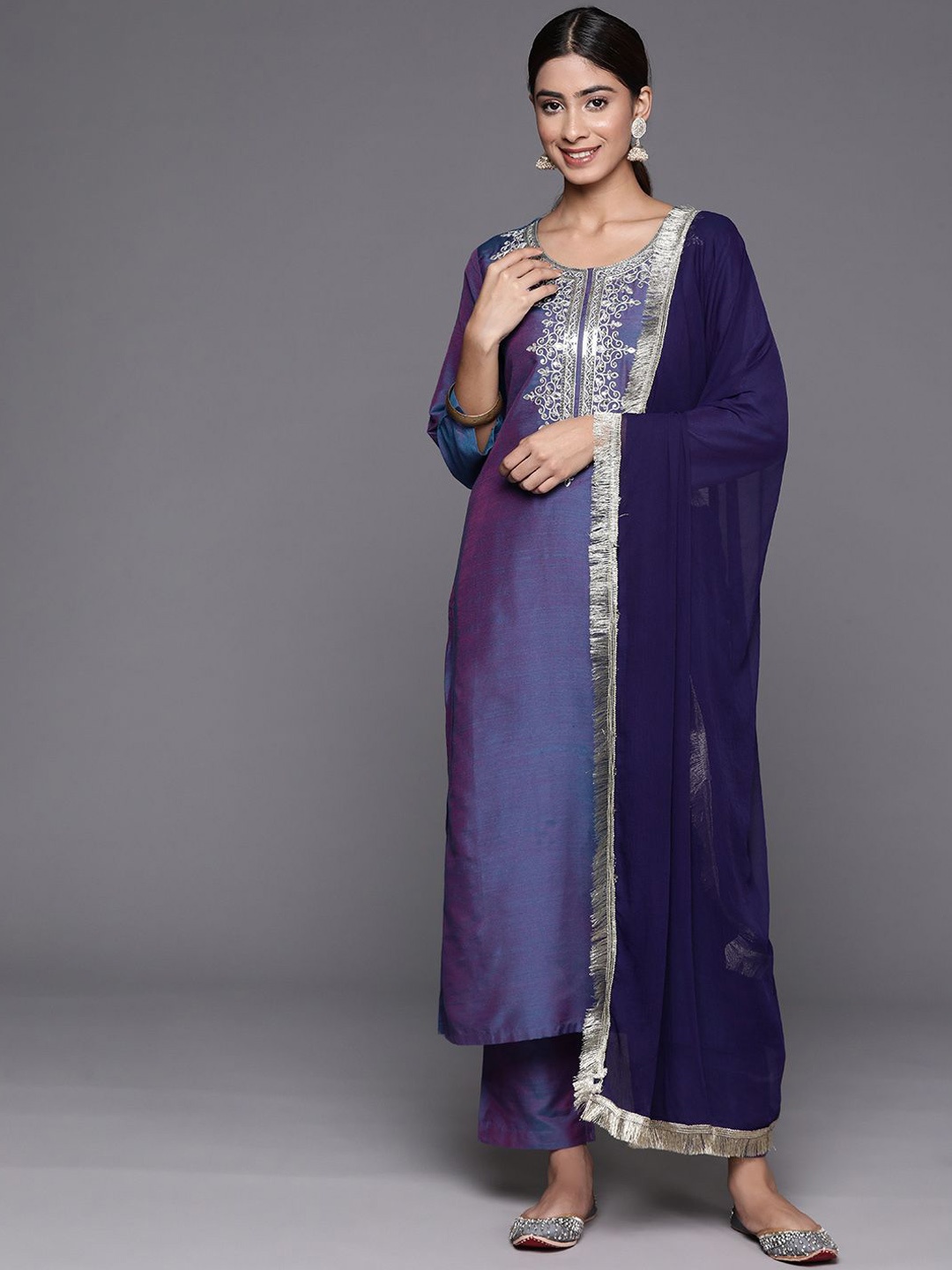 Varanga Ethnic Motifs Embroidered Sequinned Straight Kurta with Trousers & With Dupatta, Blue
Varanga Ethnic Motifs Embroidered Sequinned Straight Kurta with Trousers & With Dupatta, Blue