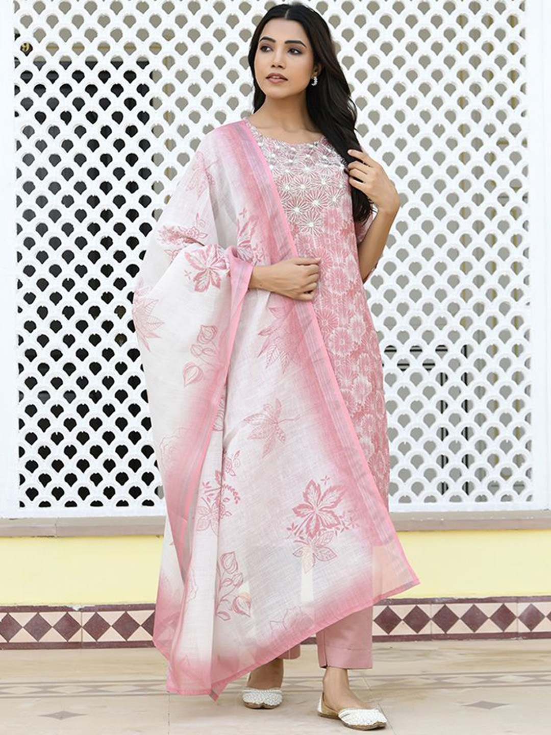 VAASVA JAIPUR Floral Printed Gotta Patti Straight Kurta With Trousers & Dupatta, Pink
VAASVA JAIPUR Floral Printed Gotta Patti Straight Kurta With Trousers & Dupatta, Pink