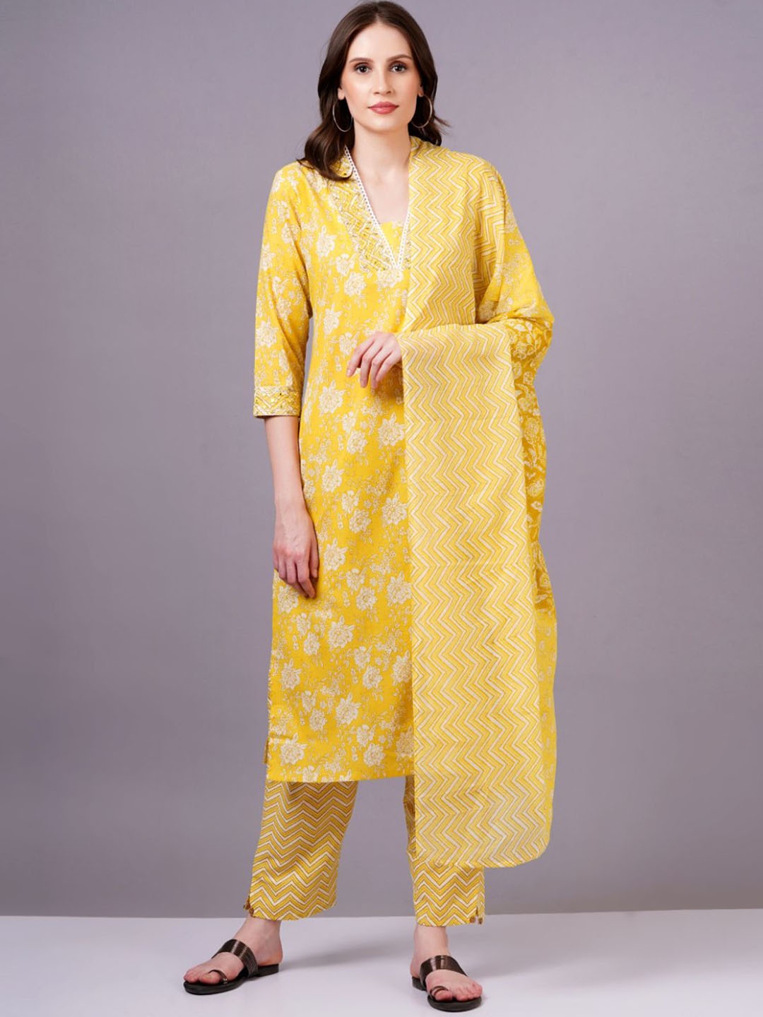 JC4U Floral Printed V-Neck Pure Cotton Straight Kurta With Trousers & Dupatta, Yellow
JC4U Floral Printed V-Neck Pure Cotton Straight Kurta With Trousers & Dupatta, Yellow