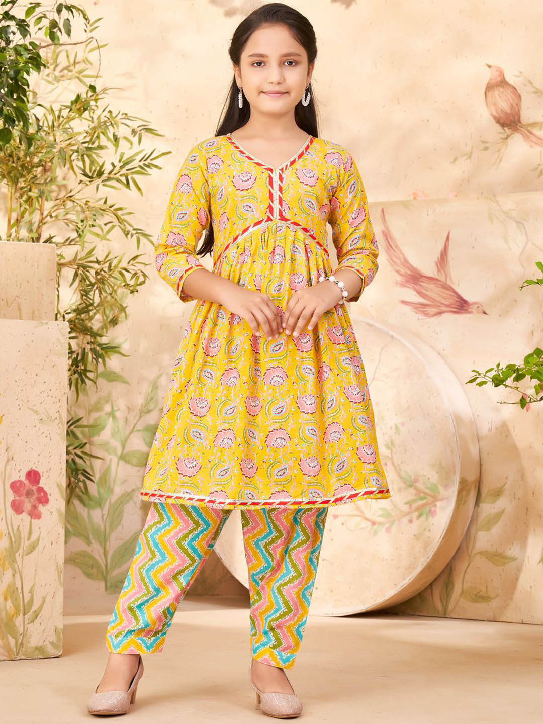 BAESD Girls Floral Printed Pleated Gotta Patti Pure Cotton A-Line Kurta With Trouser, Yellow
BAESD Girls Floral Printed Pleated Gotta Patti Pure Cotton A-Line Kurta With Trouser, Yellow