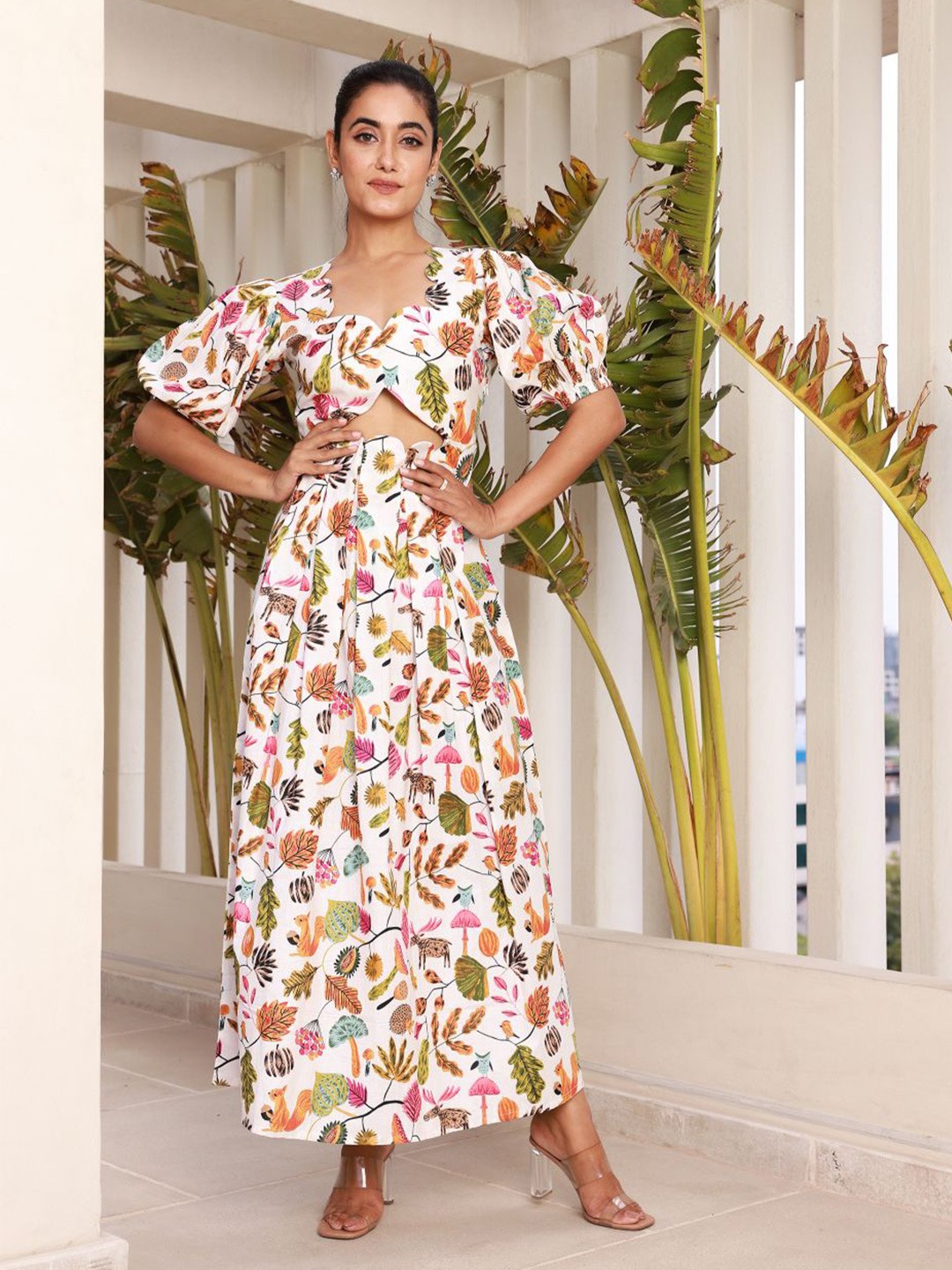 MOONSTRUCK Women Floral Printed Puff Sleeves Cotton Fit and Flared Maxi Dress, White
MOONSTRUCK Women Floral Printed Puff Sleeves Cotton Fit and Flared Maxi Dress, White
