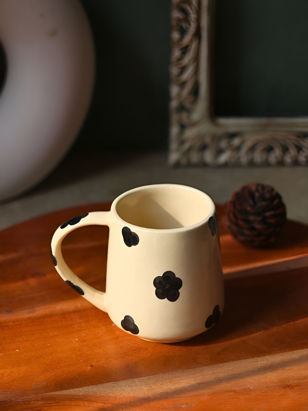 WEAVING HOMES White & Black Printed Ceramic Dishwasher Safe Ceramic Glossy Mug 250 ml
WEAVING HOMES White & Black Printed Ceramic Dishwasher Safe Ceramic Glossy Mug 250 ml