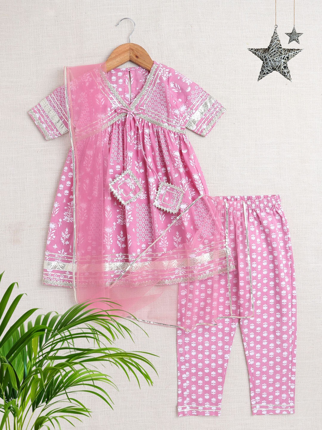The Magic Wand Girls Floral Printed Gotta Patti Pure Cotton Kurta With Salwar & Dupatta, Pink
The Magic Wand Girls Floral Printed Gotta Patti Pure Cotton Kurta With Salwar & Dupatta, Pink