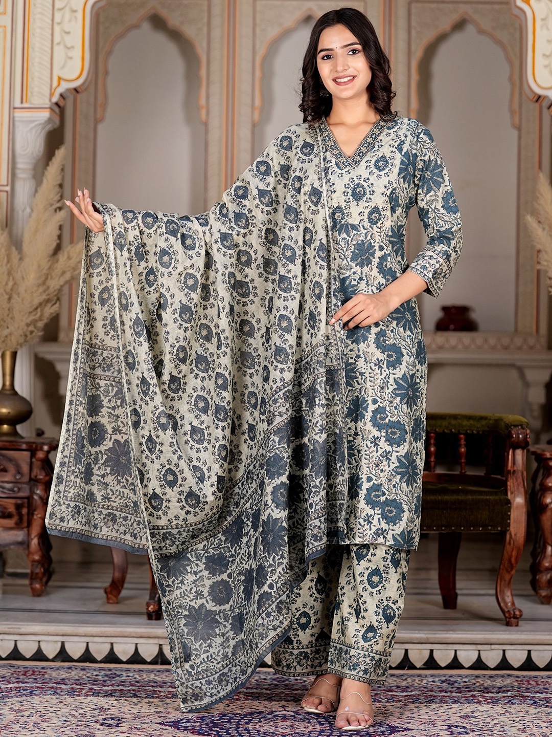 Vbuyz Floral Printed Three-Quarter Sleeves Straight Kurta with Palazzos & Dupatta, Blue
Vbuyz Floral Printed Three-Quarter Sleeves Straight Kurta with Palazzos & Dupatta, Blue