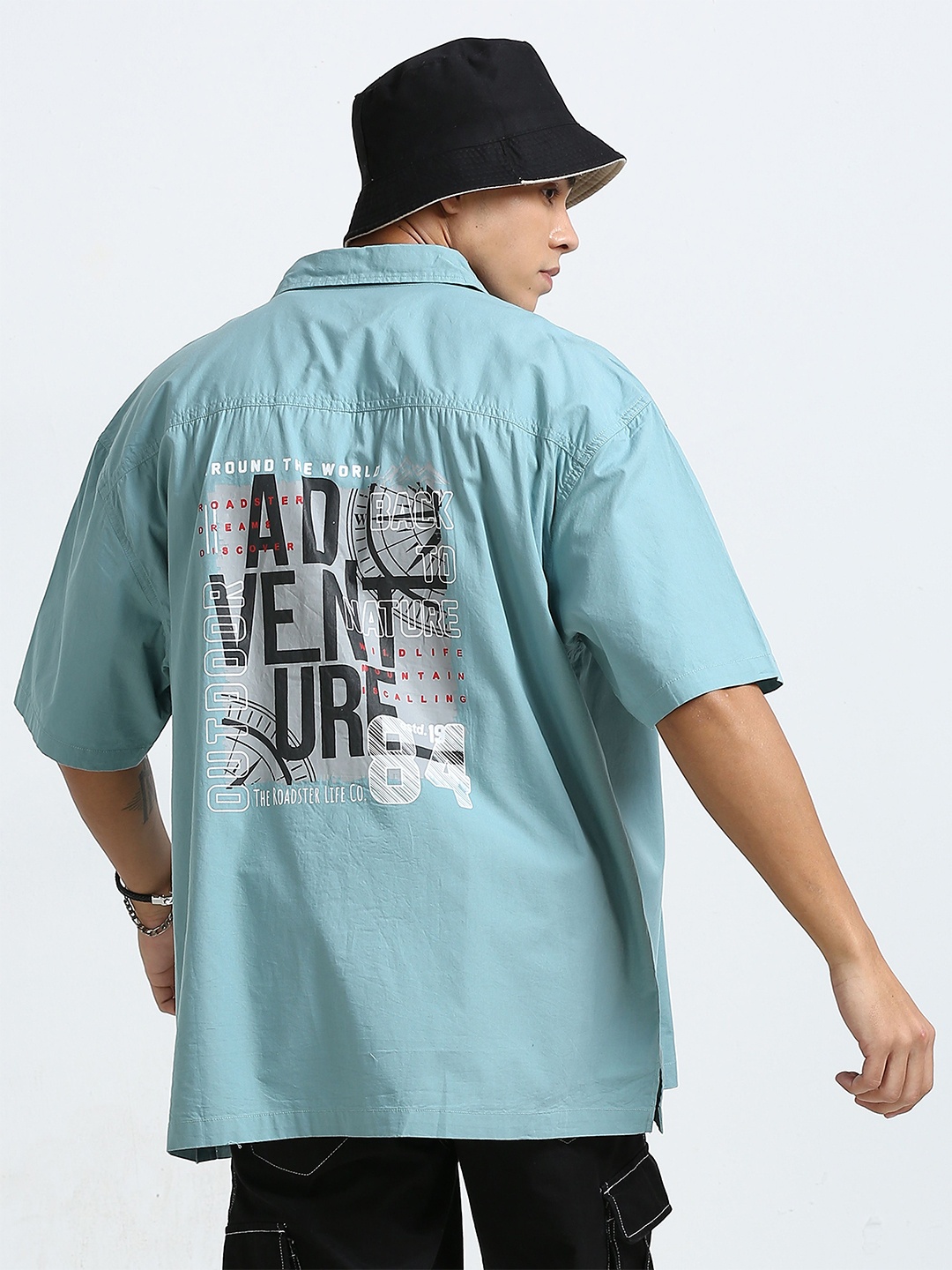 The Roadster Lifestyle Co Men Graphic Printed Pure Cotton Oversized Fit Shirt, Blue
The Roadster Lifestyle Co Men Graphic Printed Pure Cotton Oversized Fit Shirt, Blue