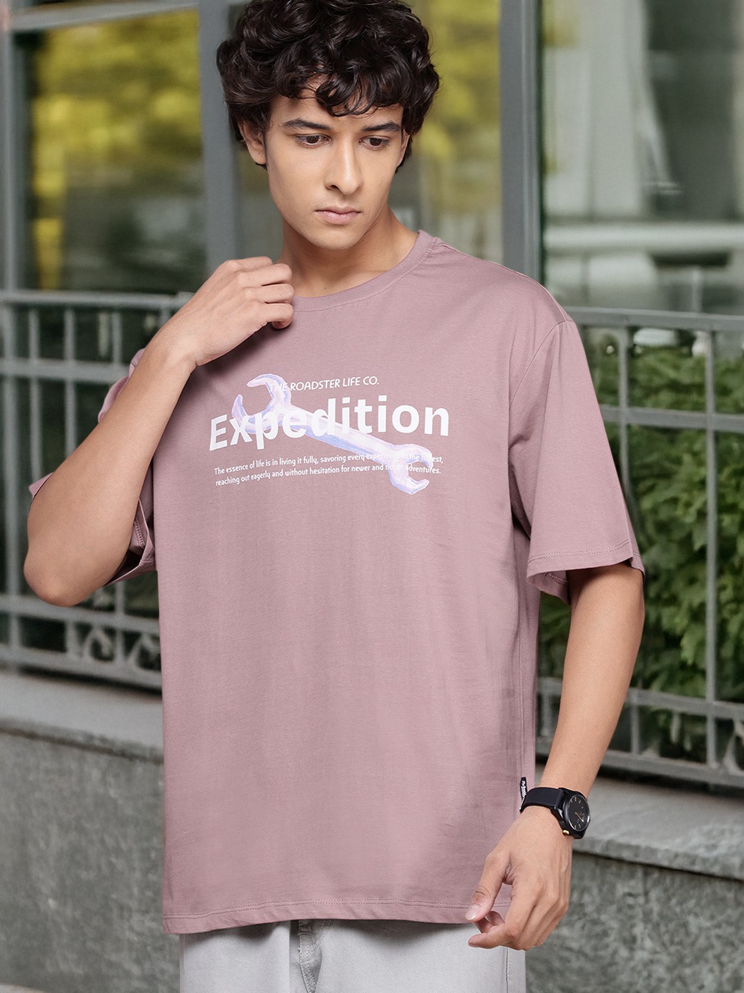 The Roadster Lifestyle Co. Typography Printed Drop-Shoulder Sleeves Pure Cotton T-shirt, Mauve
The Roadster Lifestyle Co. Typography Printed Drop-Shoulder Sleeves Pure Cotton T-shirt, Mauve