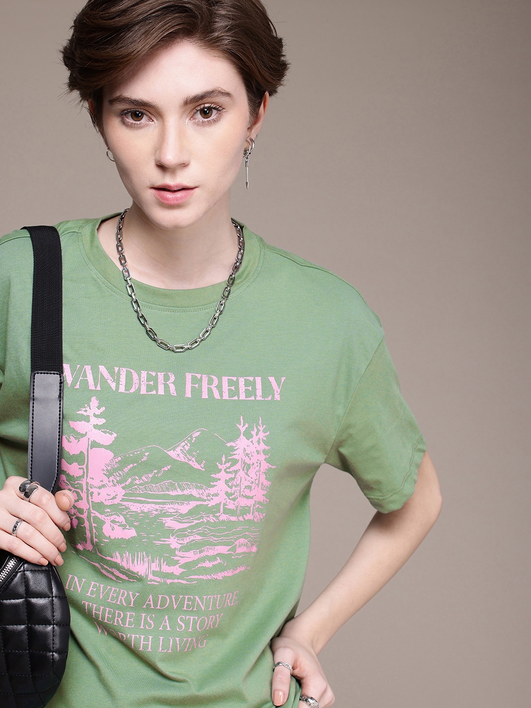 The Roadster Life Co. Typography Printed Drop-Shoulder Sleeves Relaxed Fit T-shirt, Green
The Roadster Life Co. Typography Printed Drop-Shoulder Sleeves Relaxed Fit T-shirt, Green