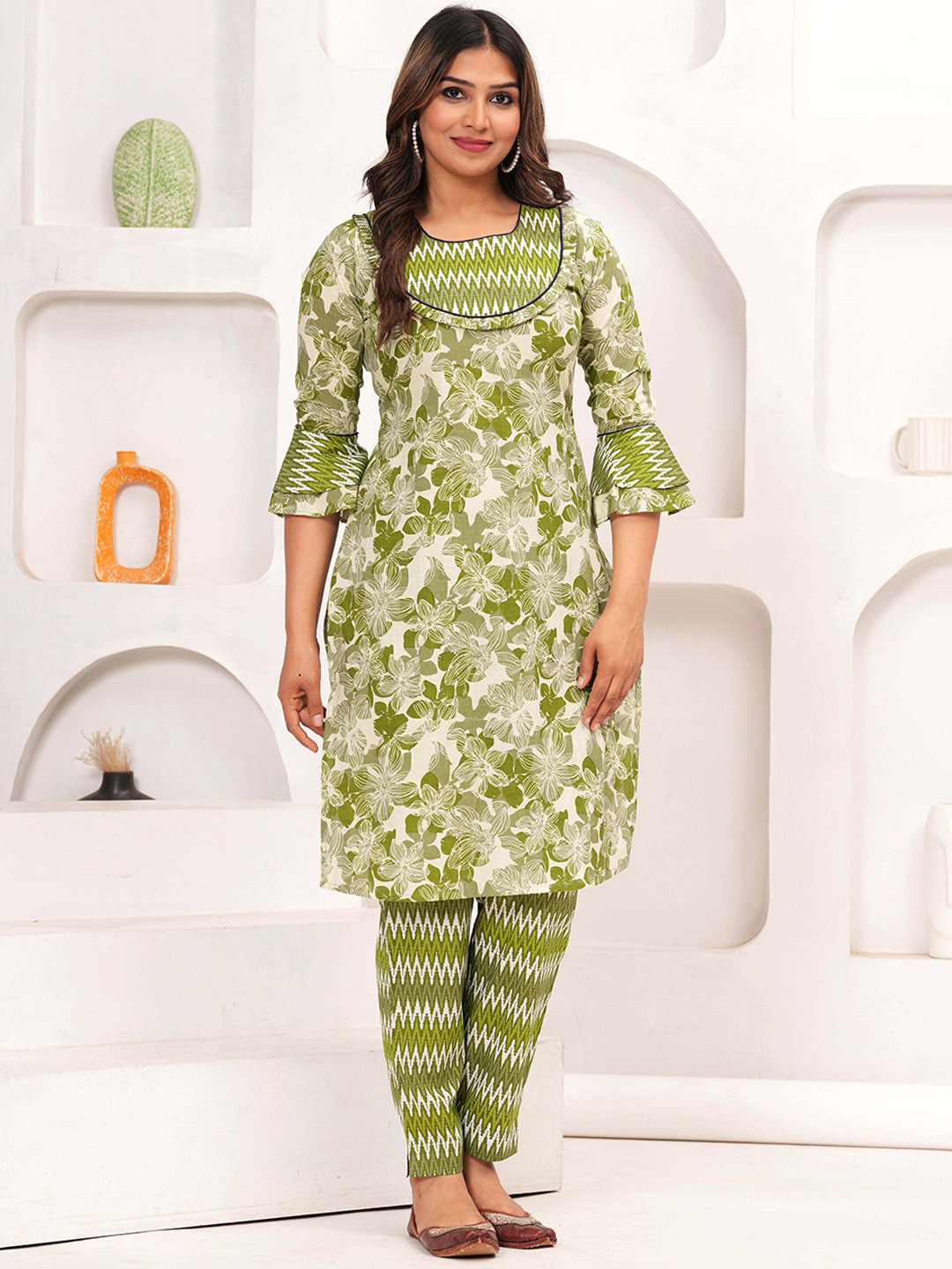 UNBIND Printed Top with Trouser Co-Ords, Green
UNBIND Printed Top with Trouser Co-Ords, Green