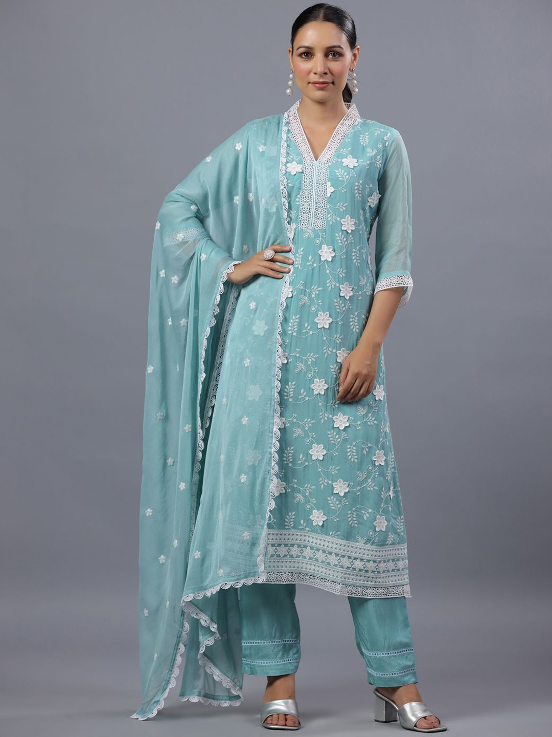 Amchoor Floral Embroidered Thread Work Organza Straight Kurta With Trousers & Dupatta, Turquoise blue
Amchoor Floral Embroidered Thread Work Organza Straight Kurta With Trousers & Dupatta, Turquoise blue
