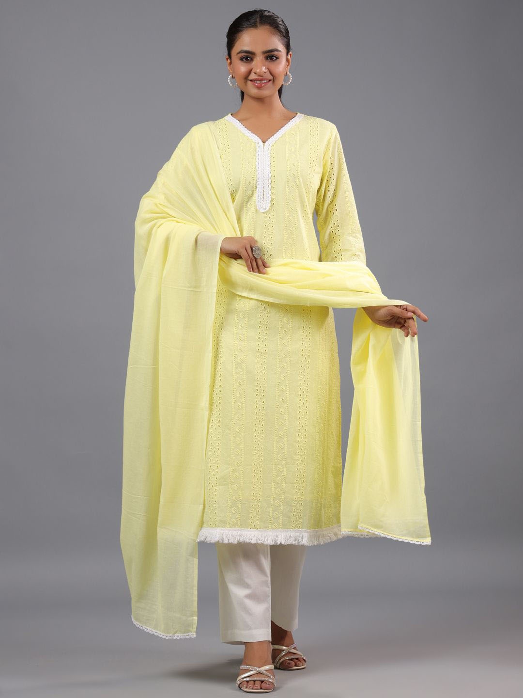 Amchoor Floral Embroidered Regular Thread Work Kurta With Trousers & Dupatta, Yellow
Amchoor Floral Embroidered Regular Thread Work Kurta With Trousers & Dupatta, Yellow