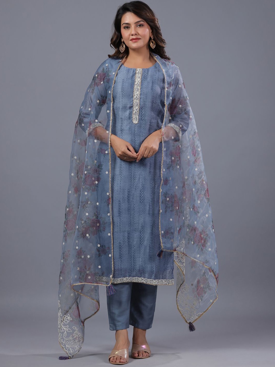 Amchoor Abstract Printed Regular Beads and Stones Kurta With Trousers & Dupatta, Grey
Amchoor Abstract Printed Regular Beads and Stones Kurta With Trousers & Dupatta, Grey