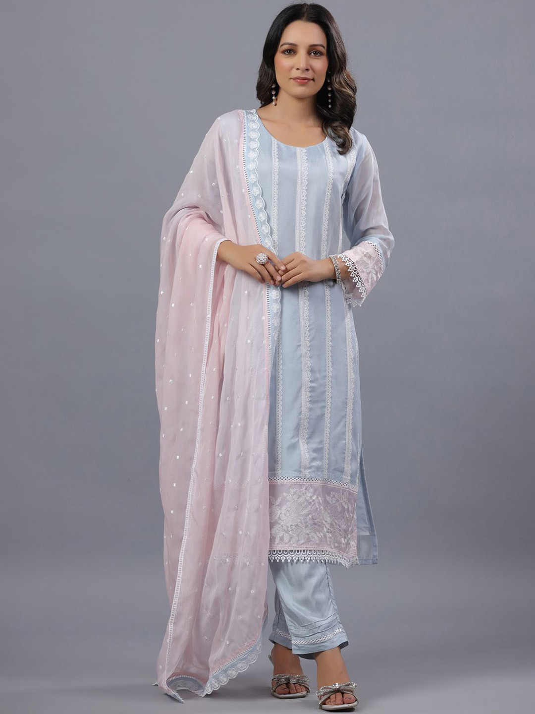 Amchoor Floral Embroidered Regular Thread Work Kurta With Trousers & Dupatta, Blue
Amchoor Floral Embroidered Regular Thread Work Kurta With Trousers & Dupatta, Blue
