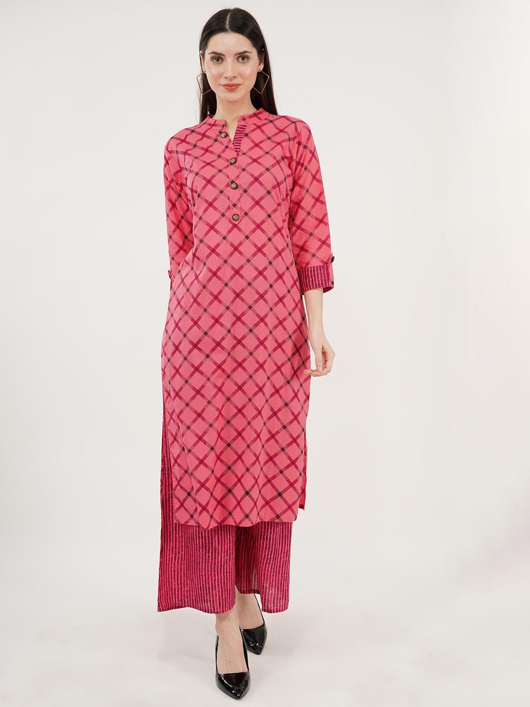 Sonnesta Geometric Printed Mandarin Collar Roll-Up Sleeves Straight Kurta with Palazzos, Pink
Sonnesta Geometric Printed Mandarin Collar Roll-Up Sleeves Straight Kurta with Palazzos, Pink