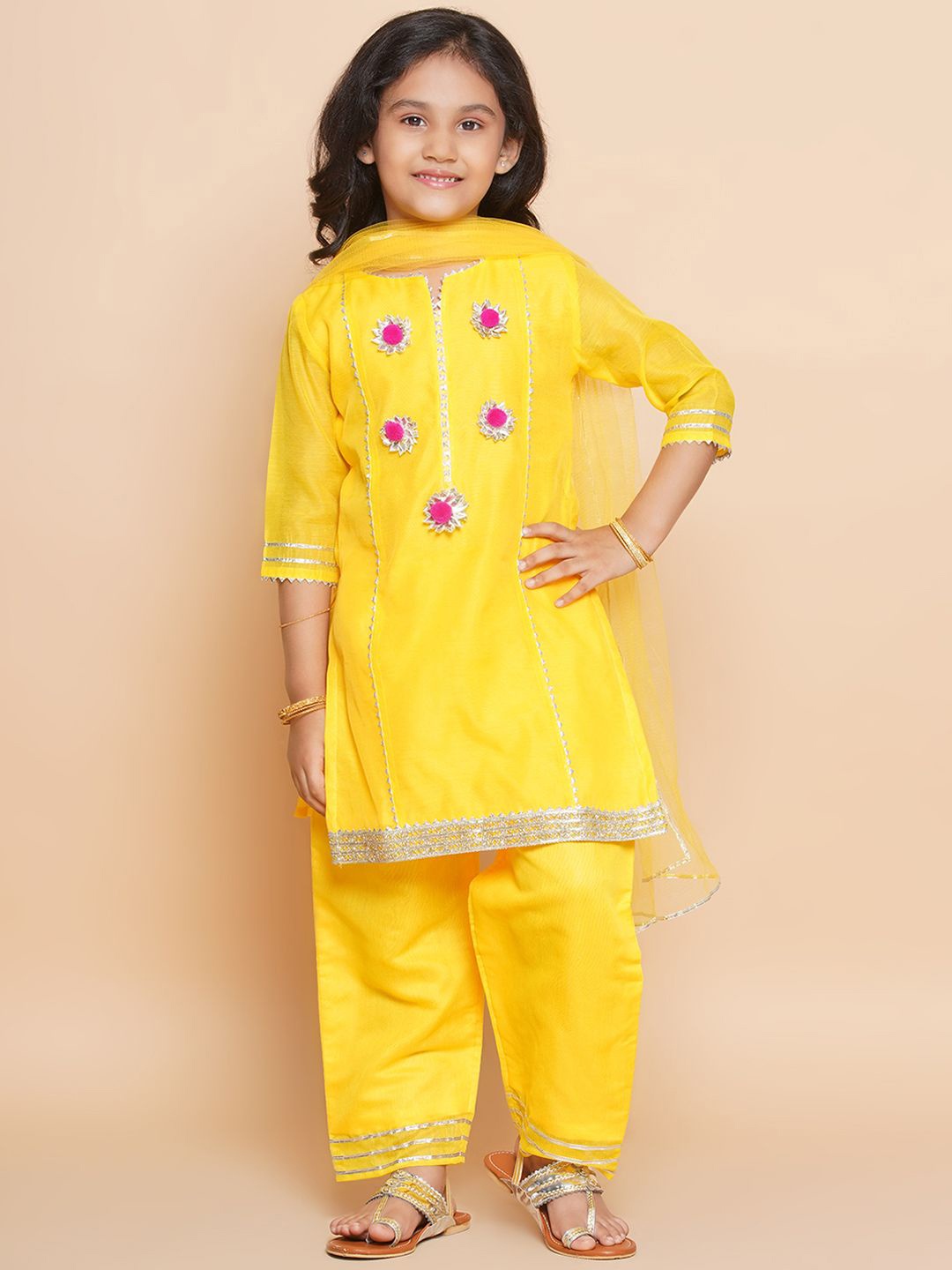 Modish Couture Girls Floral Embroidered Gotta Patti Straight Kurta with Trousers & Dupatta, Yellow
Modish Couture Girls Floral Embroidered Gotta Patti Straight Kurta with Trousers & Dupatta, Yellow