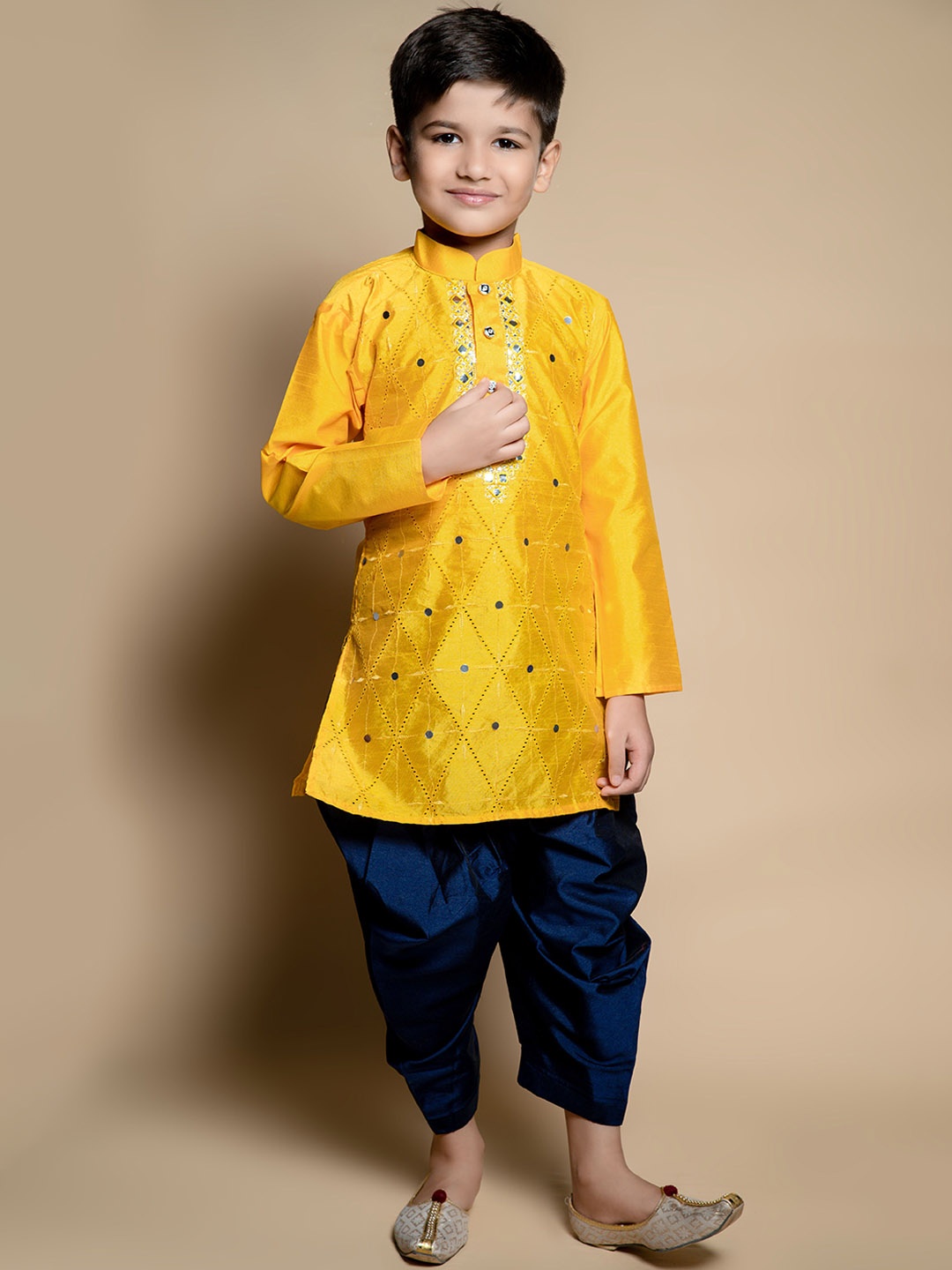 BAESD Boys Ethnic Motifs Embroidered Straight Mirror Work Dupion Silk Kurta with Patiala, Yellow
BAESD Boys Ethnic Motifs Embroidered Straight Mirror Work Dupion Silk Kurta with Patiala, Yellow