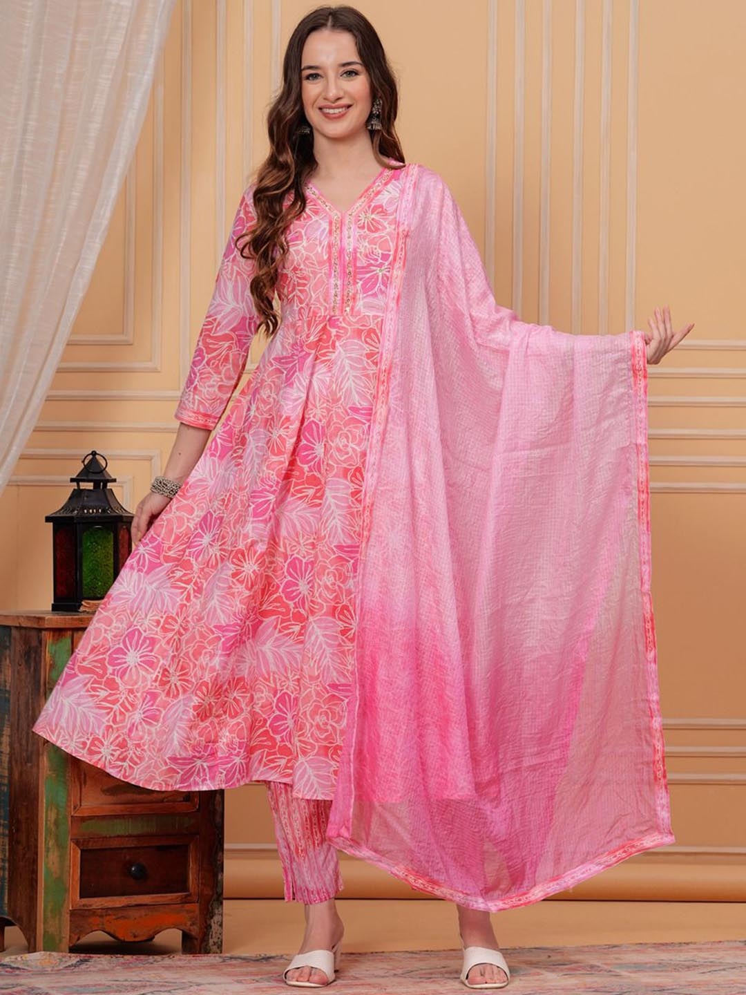 JVSP FASHION Floral Printed Pure Cotton Anarkali Kurta with Trousers & Dupatta, Pink
JVSP FASHION Floral Printed Pure Cotton Anarkali Kurta with Trousers & Dupatta, Pink