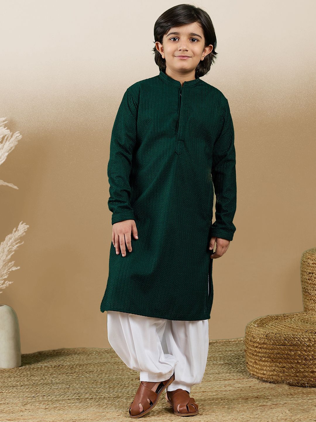 Sanwara Boys Embroidered Chikankari Mandarin Collar Regular Kurta with Patiala, Green
Sanwara Boys Embroidered Chikankari Mandarin Collar Regular Kurta with Patiala, Green