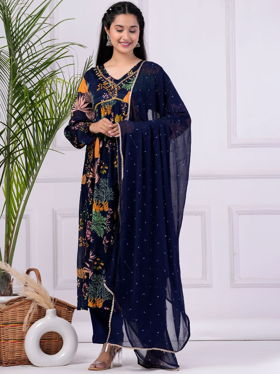 EtnicaWear Floral Printed V-Neck Beads and Stones Kurta with Trousers & Dupatta, Navy blue
EtnicaWear Floral Printed V-Neck Beads and Stones Kurta with Trousers & Dupatta, Navy blue