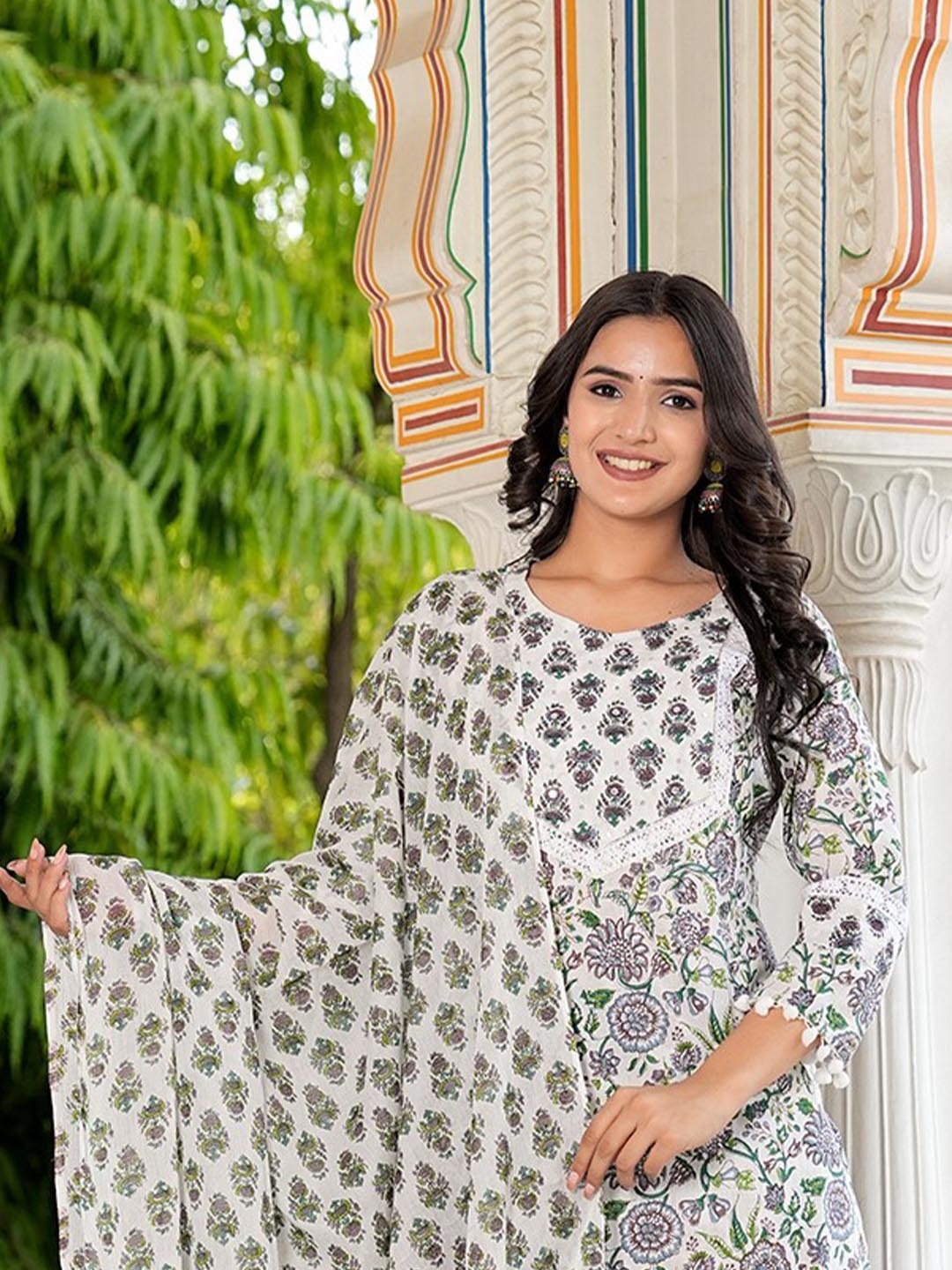 Chandbaali Floral Printed Straight Mirror Work Pure Cotton Kurta with Trousers & Dupatta, White
Chandbaali Floral Printed Straight Mirror Work Pure Cotton Kurta with Trousers & Dupatta, White