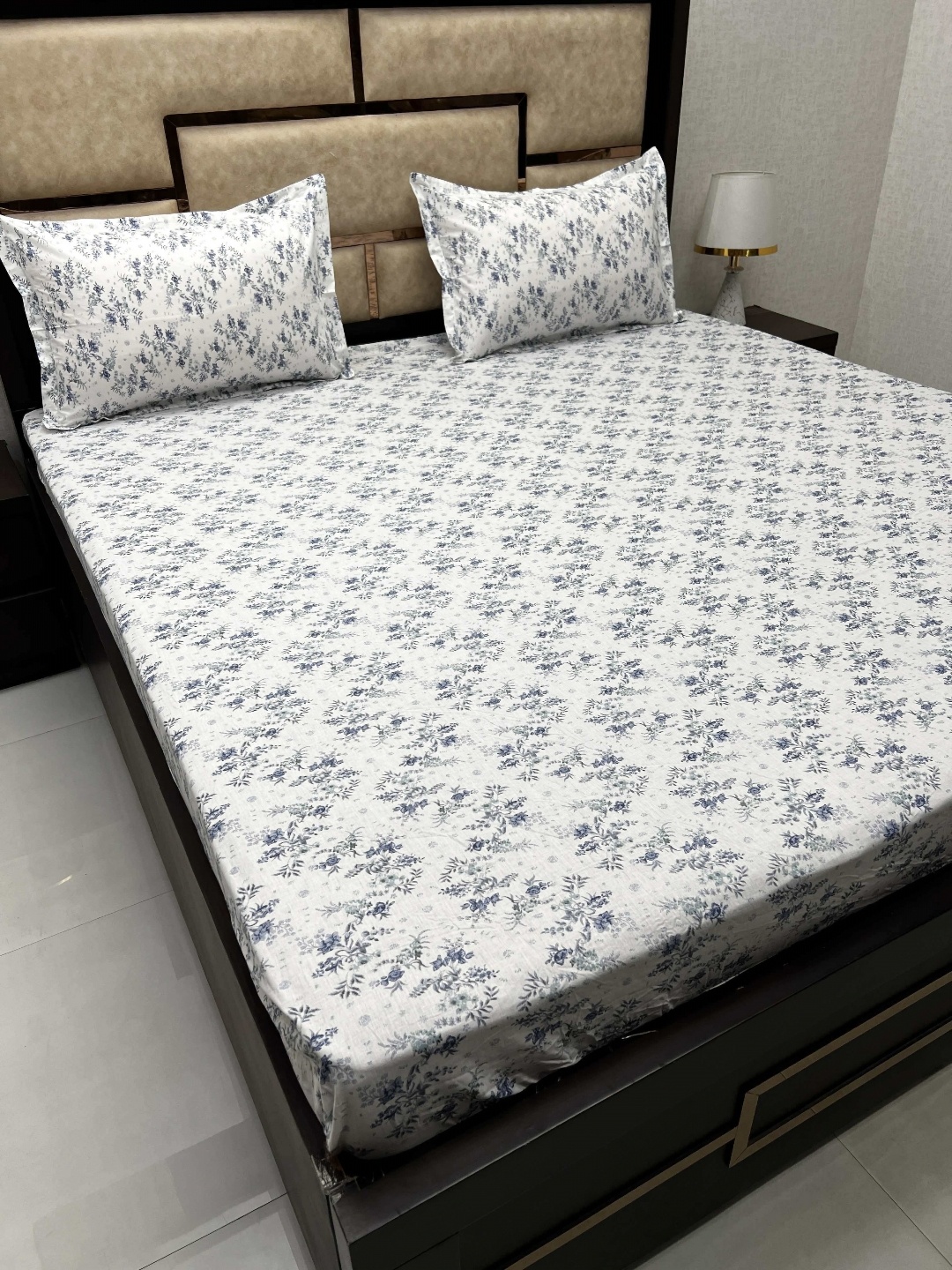 Pure Decor Blue Printed 300 TC Super King Pure Cotton Fitted Bedsheet & 2 Pillow Covers
Pure Decor Blue Printed 300 TC Super King Pure Cotton Fitted Bedsheet & 2 Pillow Covers