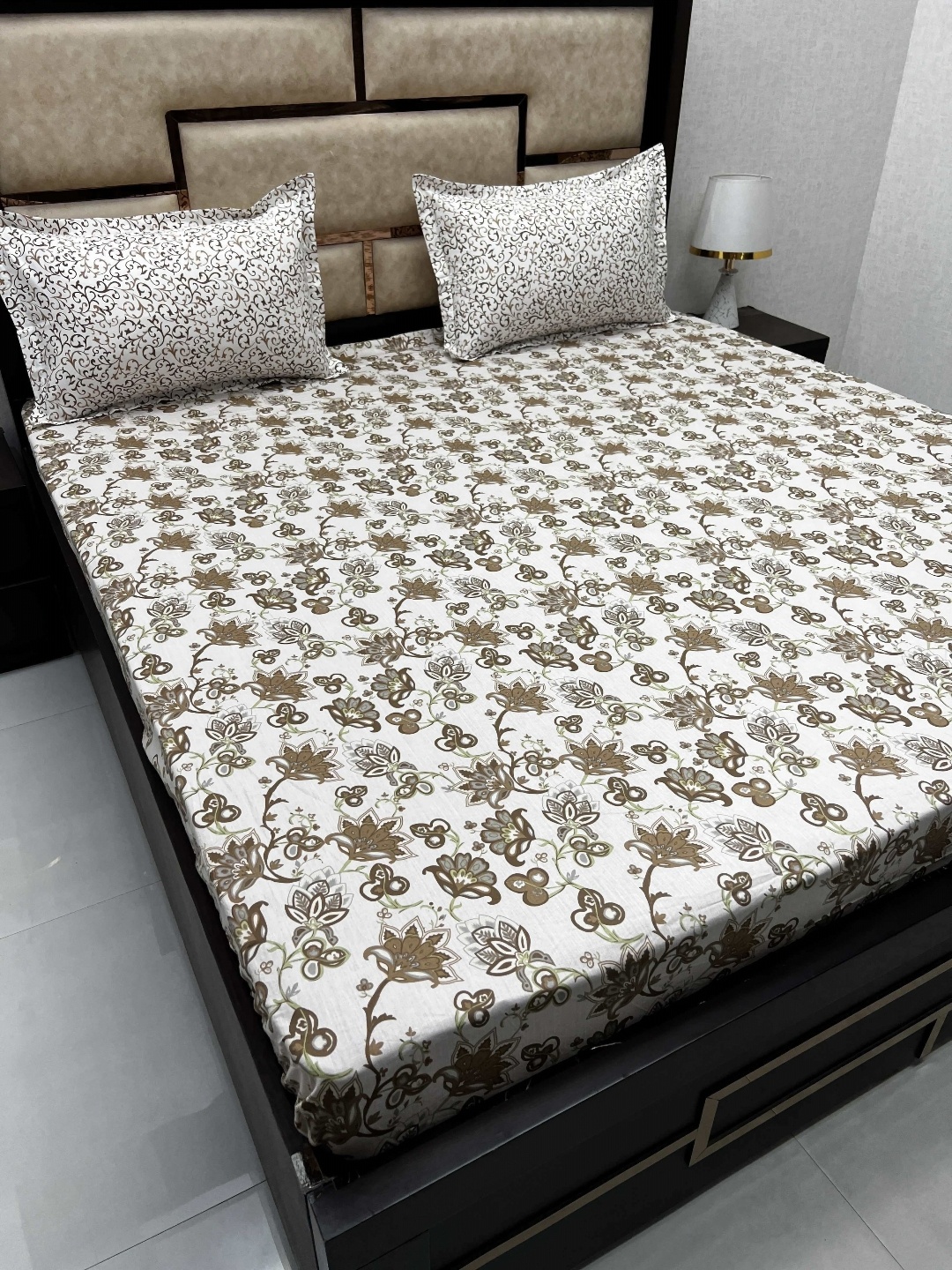 Pure Decor Brown & White Floral Pure Cotton Fitted King Bedsheet with 2 Pillow Covers
Pure Decor Brown & White Floral Pure Cotton Fitted King Bedsheet with 2 Pillow Covers