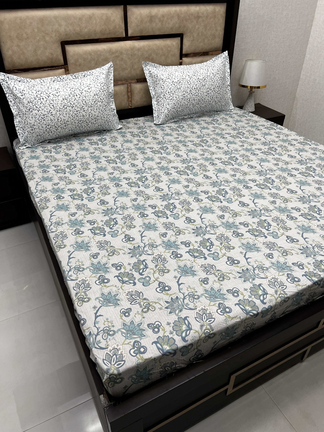 Pure Decor Green Printed 300 TC Pure Cotton Fitted Super King Bedsheet & 2 Pillow Covers
Pure Decor Green Printed 300 TC Pure Cotton Fitted Super King Bedsheet & 2 Pillow Covers